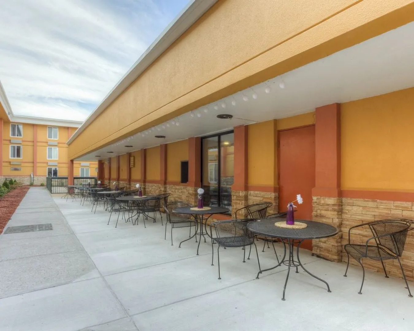 Quality Inn & Suites Chattanooga-East Ridge