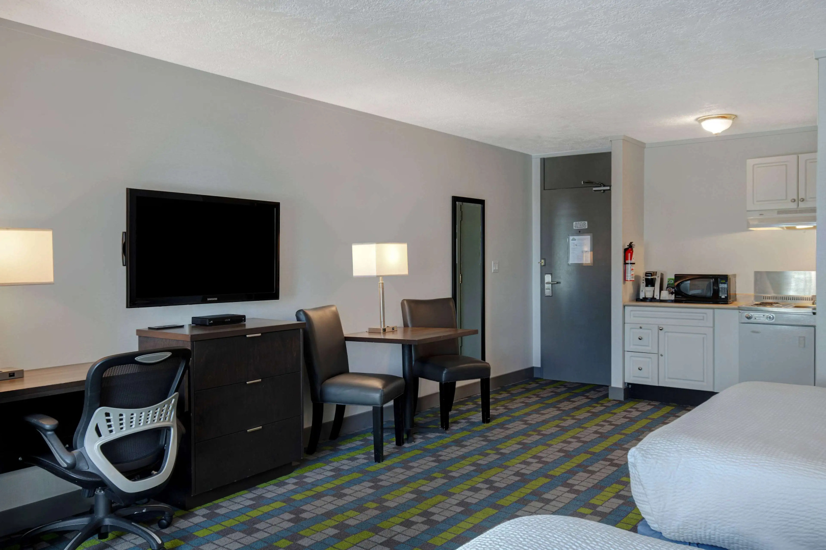 Days Inn by Wyndham Victoria Airport Sidney