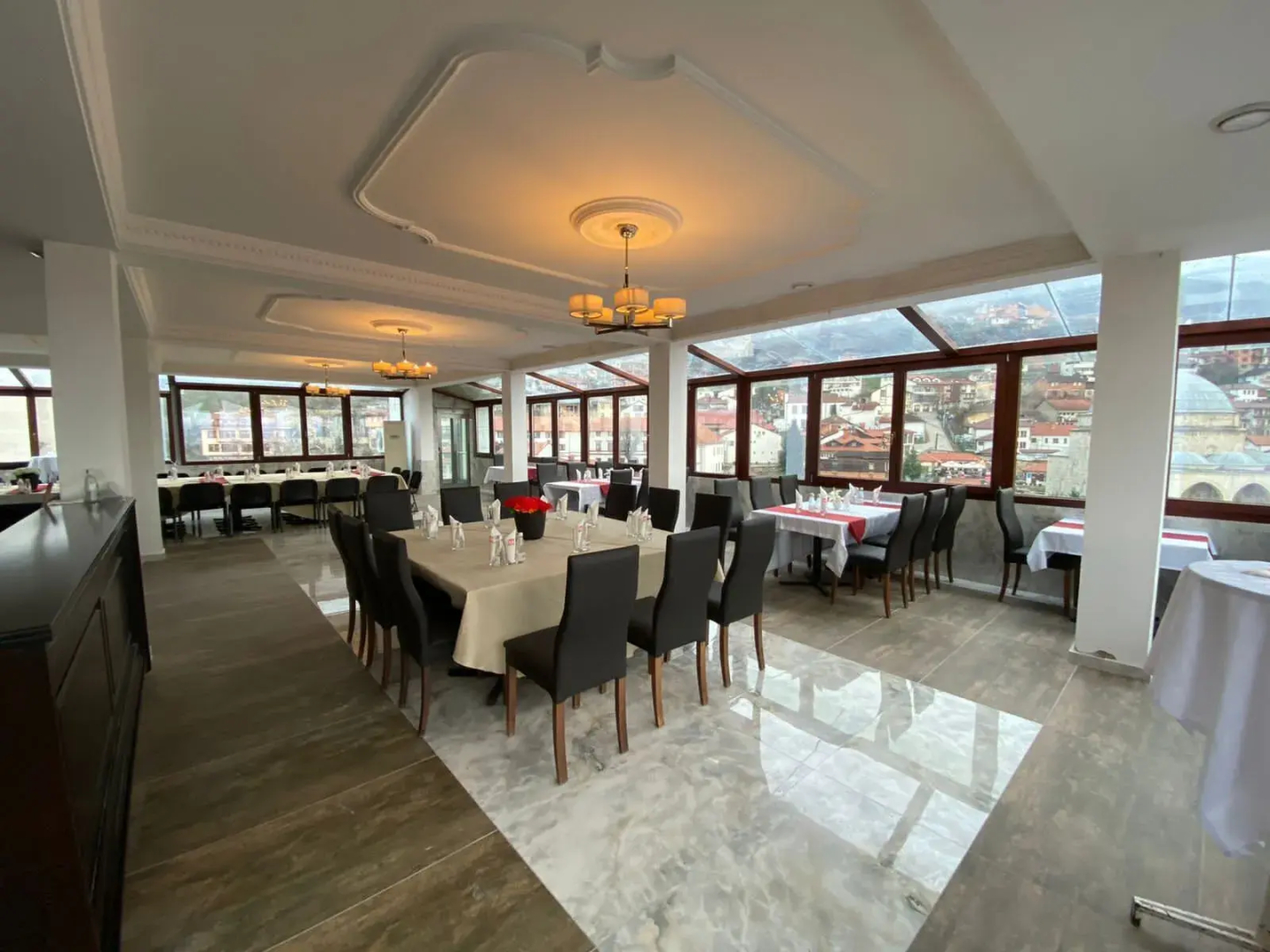 Hotel Theranda