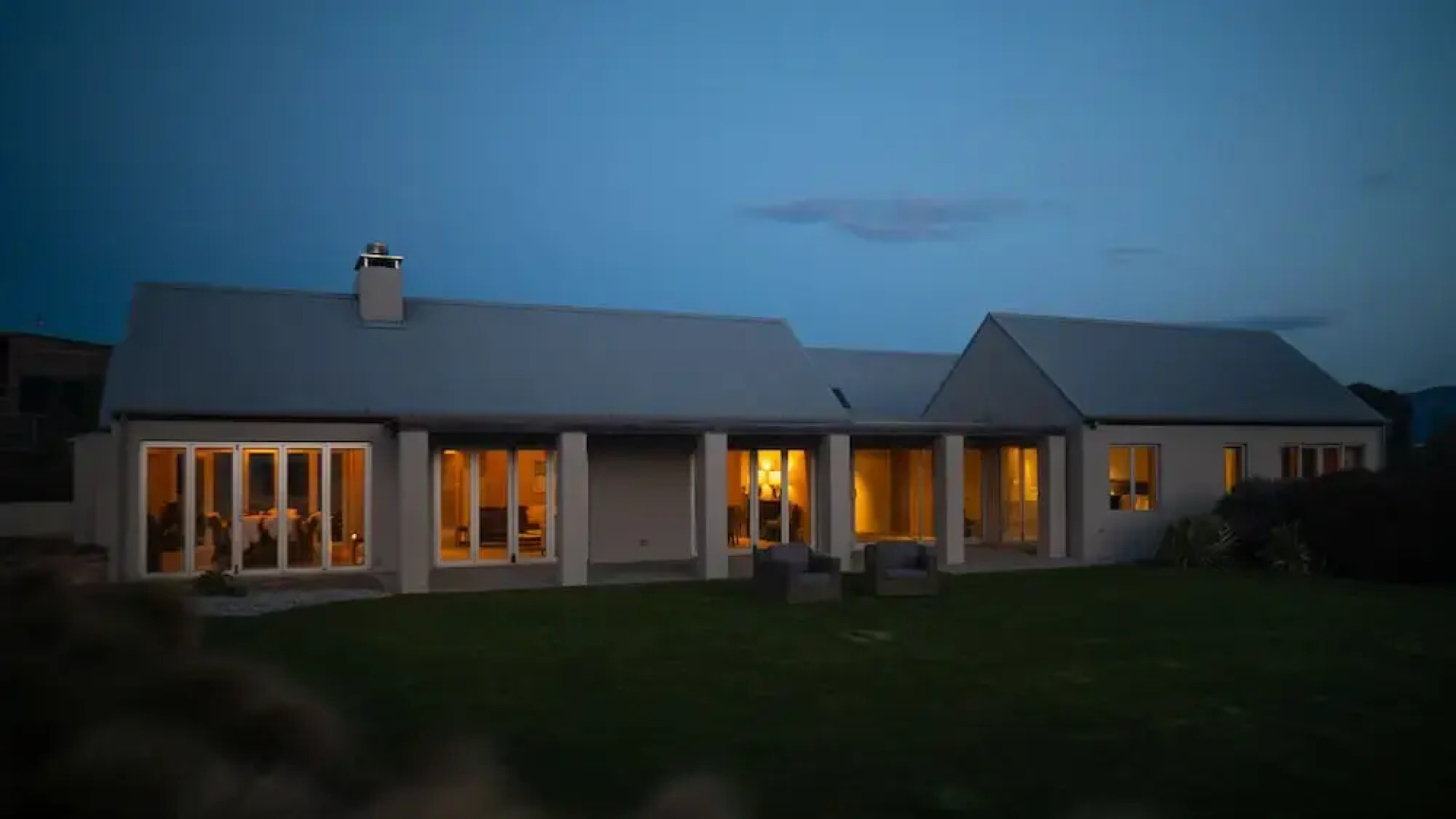 Expansive Family Retreat With Stunning Views of Lake Wanaka and the Mountains