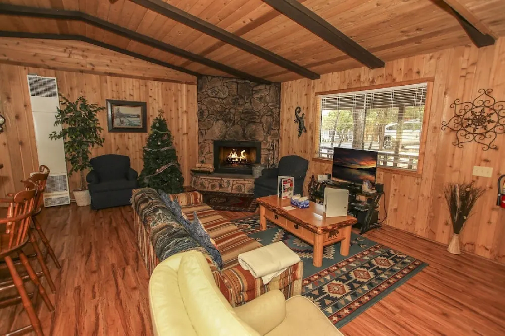 Grannys Love Shack by Big Bear Cool Cabins