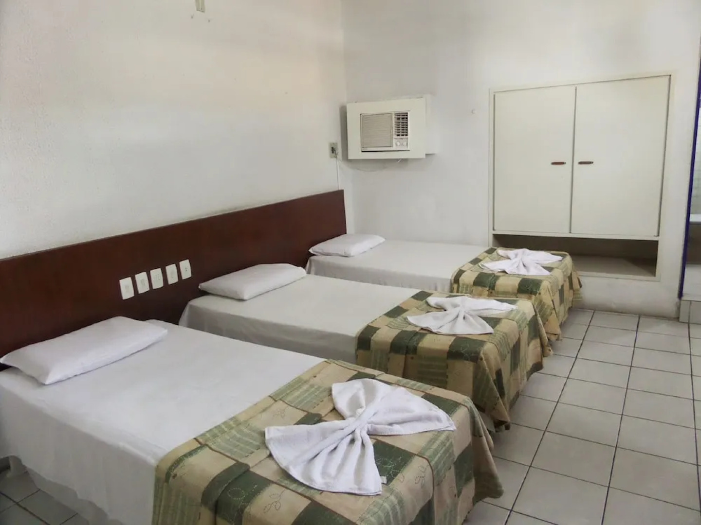 Center Plaza Hotel