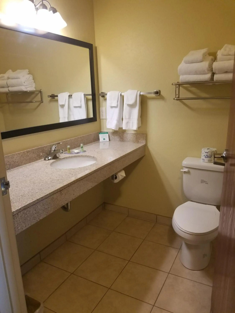 Cobblestone Inn & Suites - Bottineau
