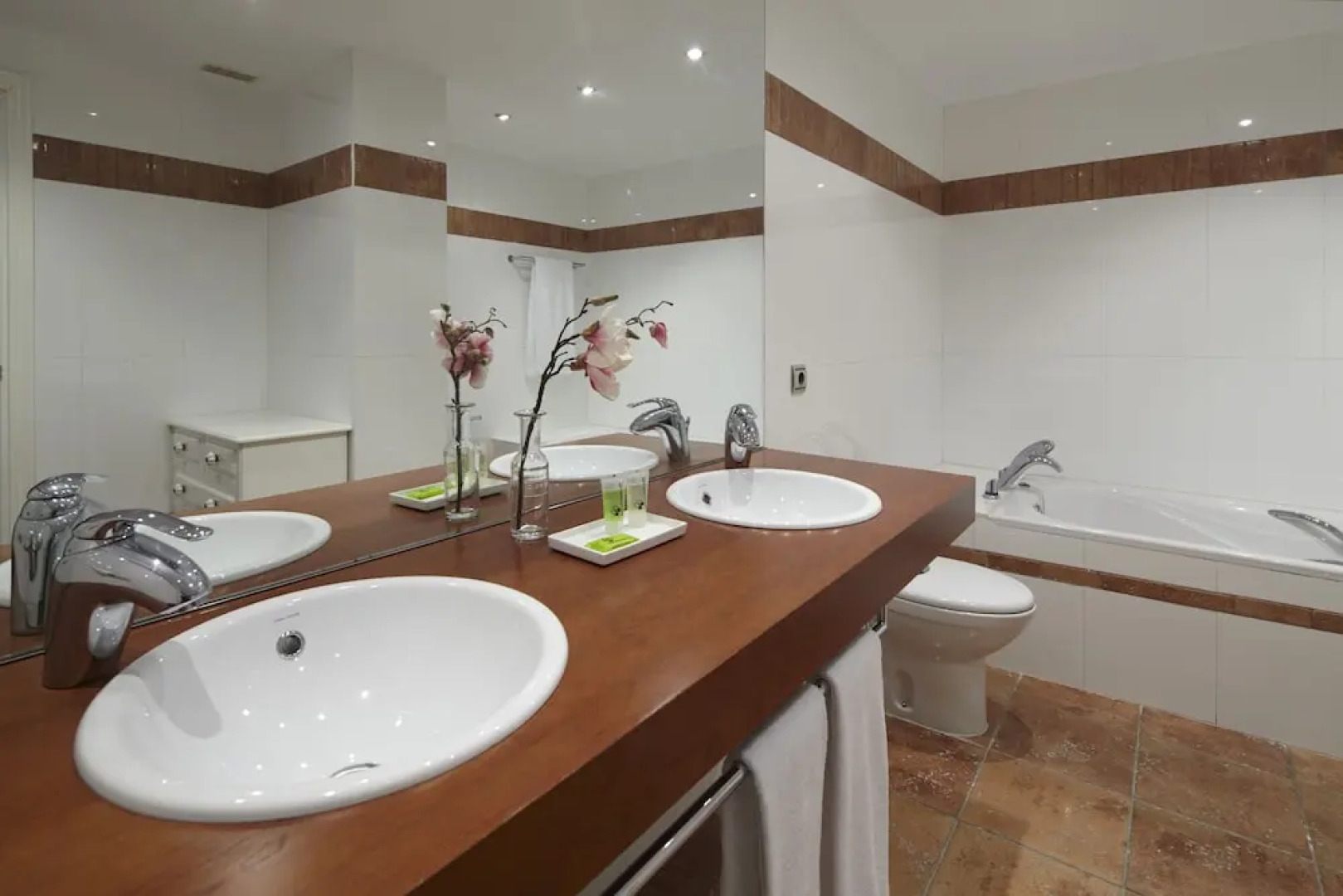 Playa de La Concha 3 Apartment by FeelFree Rentals