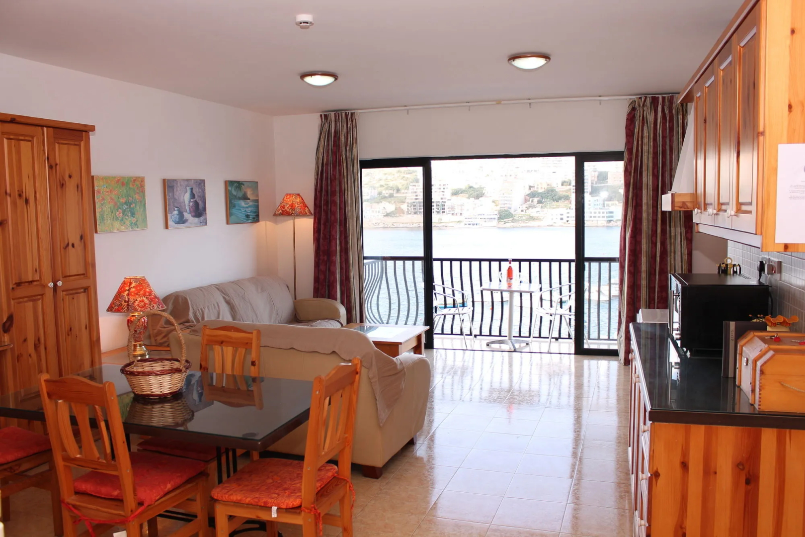 Harbour Lights Apartments
