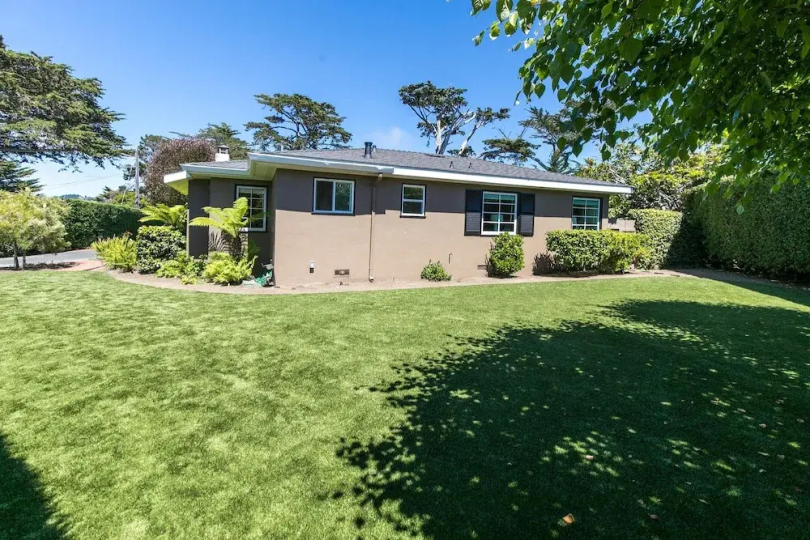 MV 14: Beach Retreat Close to the Beach and Carmel