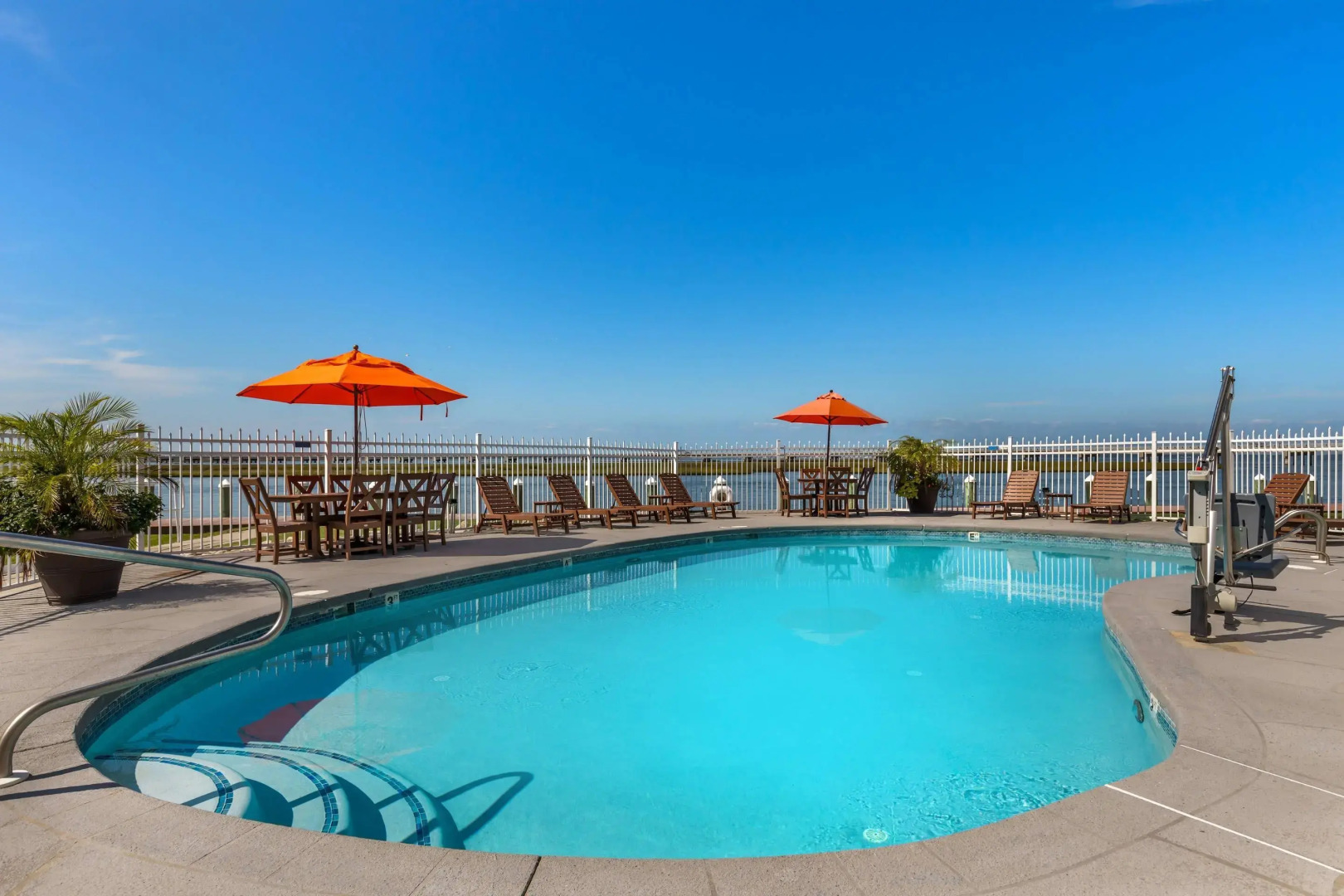 Comfort Suites Chincoteague Island Bayfront Resort