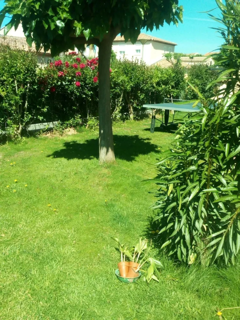 Apartment With 2 Bedrooms in Saint-cyr-sur-mer, With Pool Access, Furn