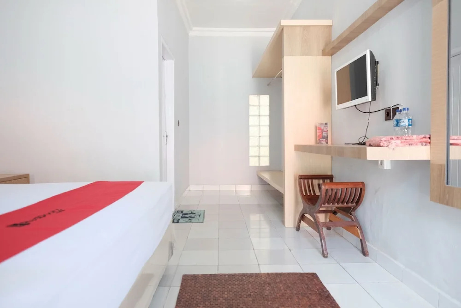 RedDoorz near RSUD Kolonel Abundjani Bangko