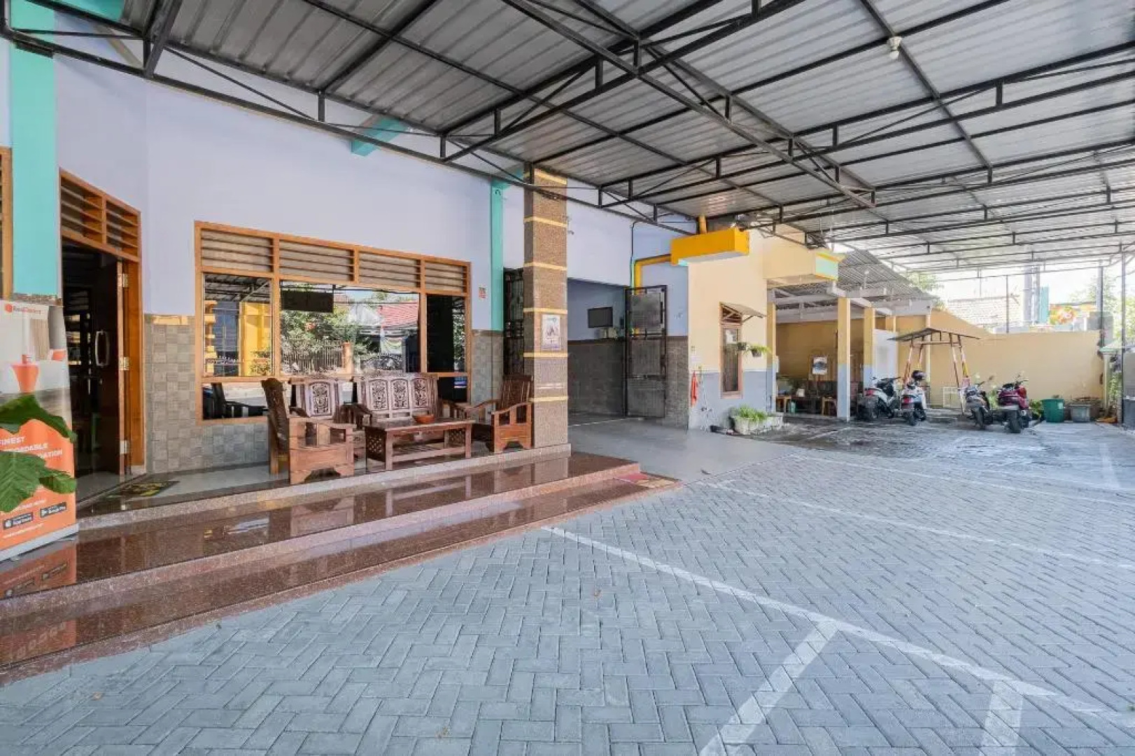 RedDoorz Syariah near Alun Alun Bojonegoro