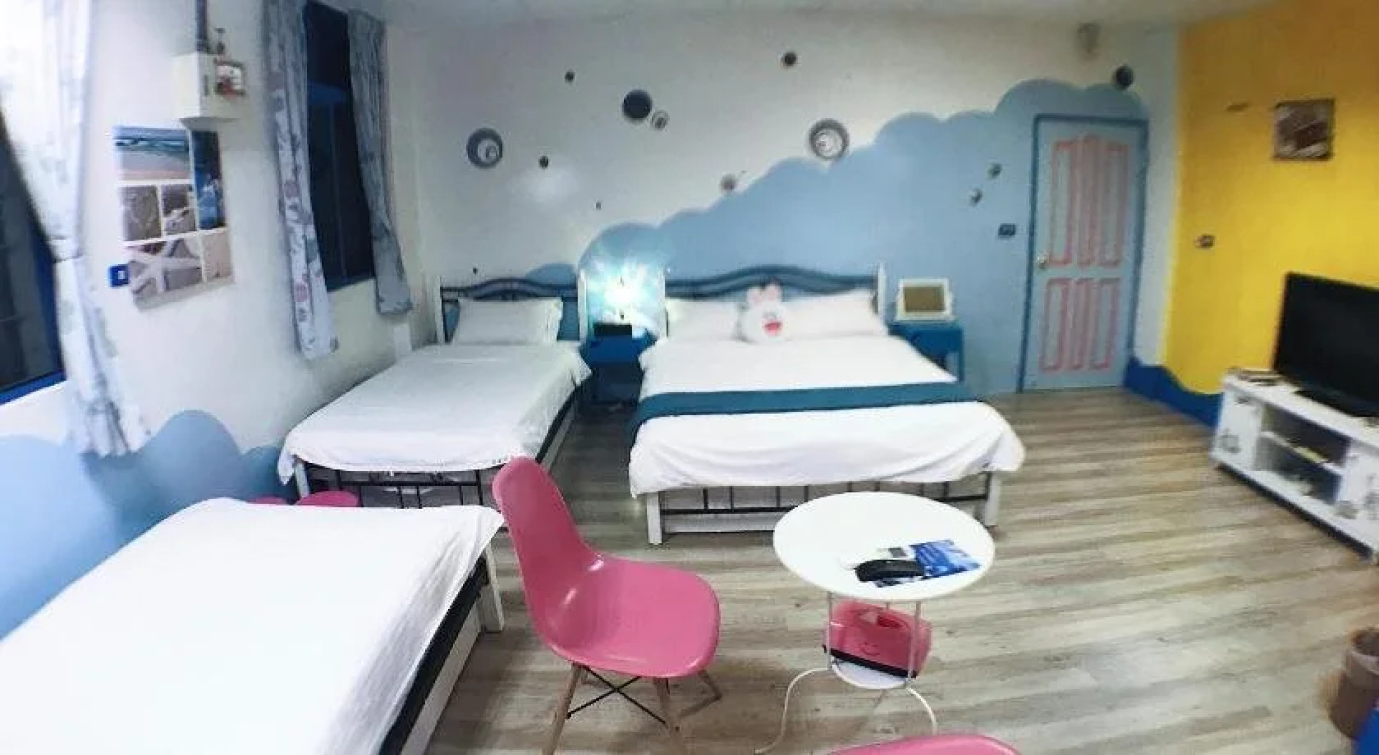 Greece Hand For Hualien