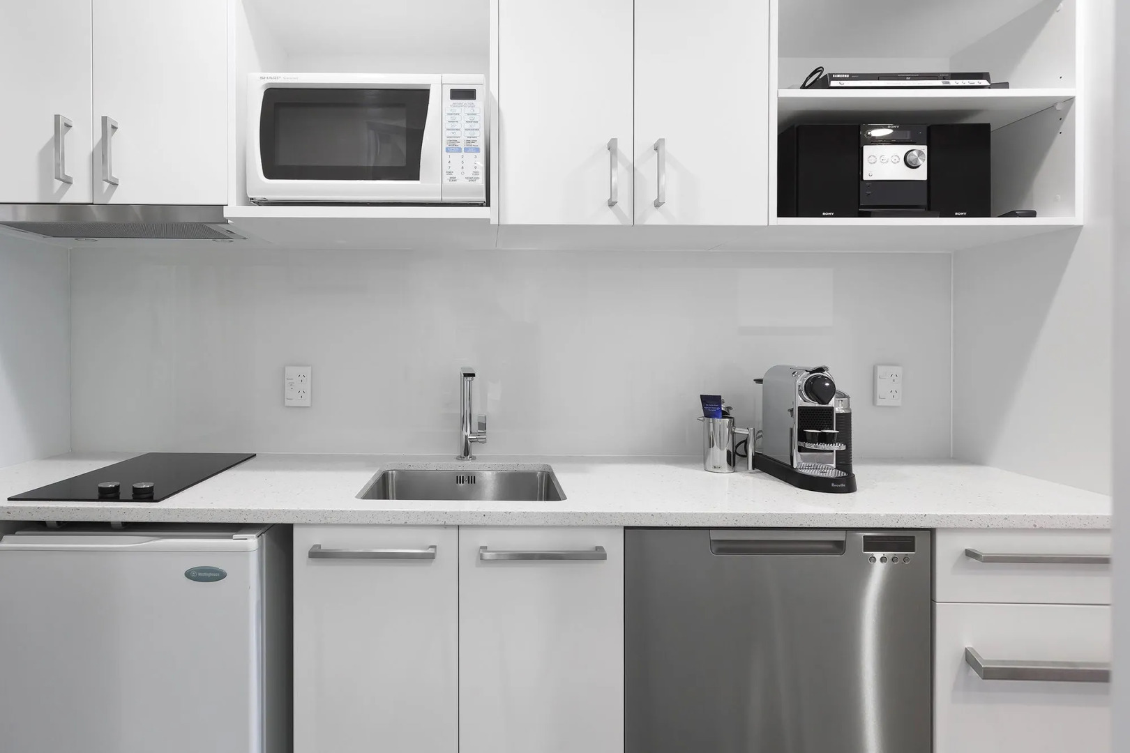 DeLorenzo's Studio Apartments