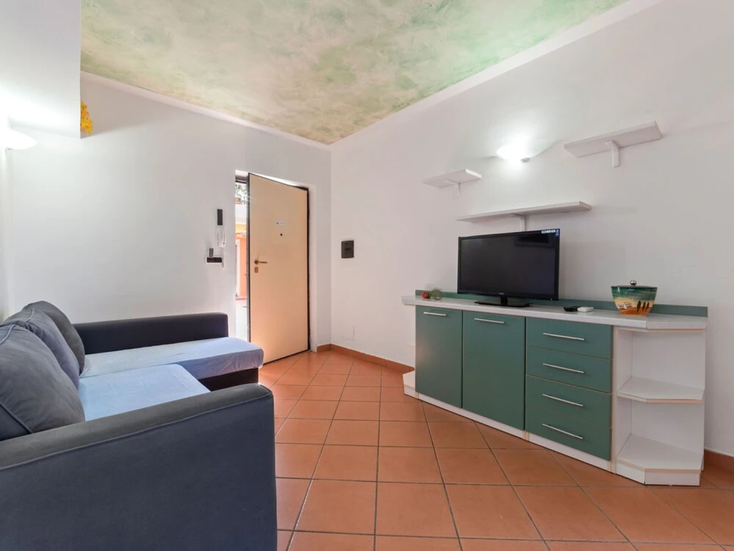 Pleasant Apartment in Villammare with Terrace