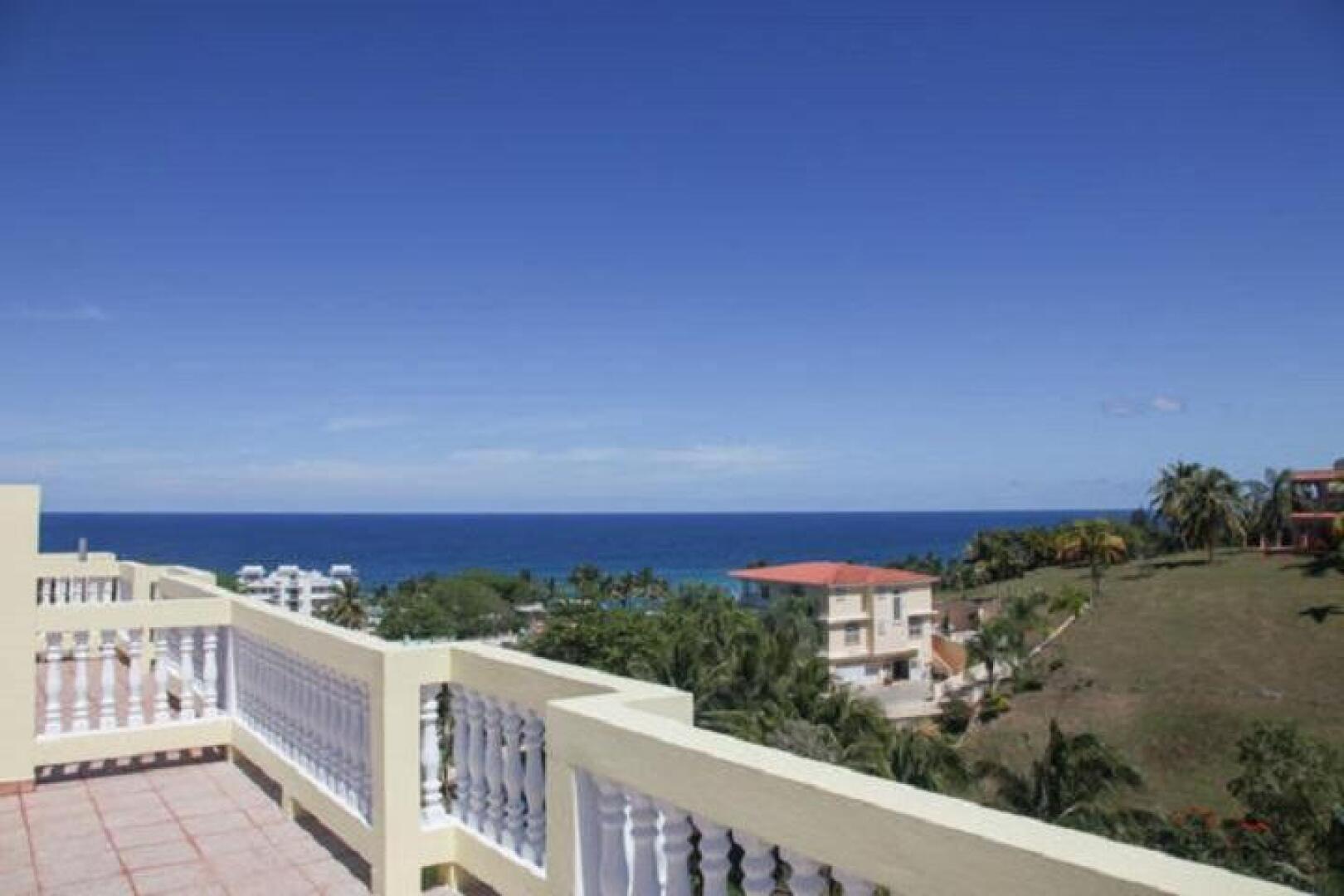 Penthouse, Rooftop Terrace, WiFi and Views, PRV 304