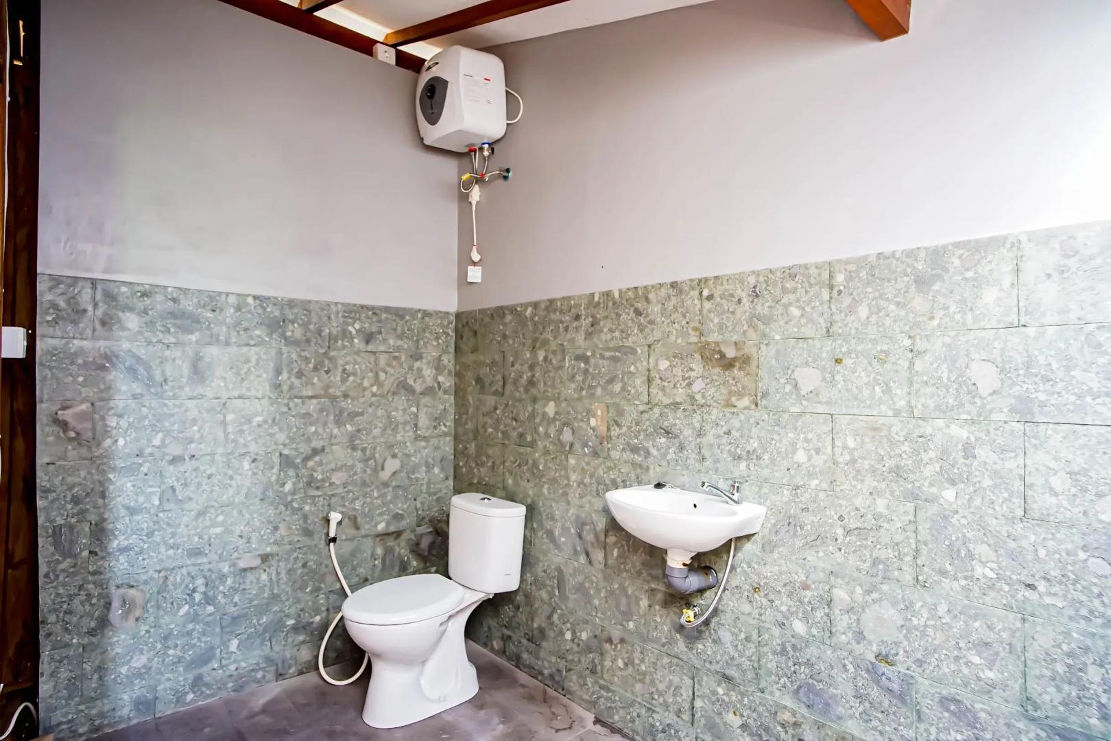 Cening Bagus Bungalows by ZUZU