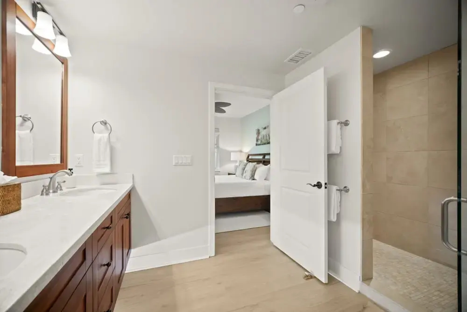 Pili Mai 5d 3 Bedroom Condo by RedAwning
