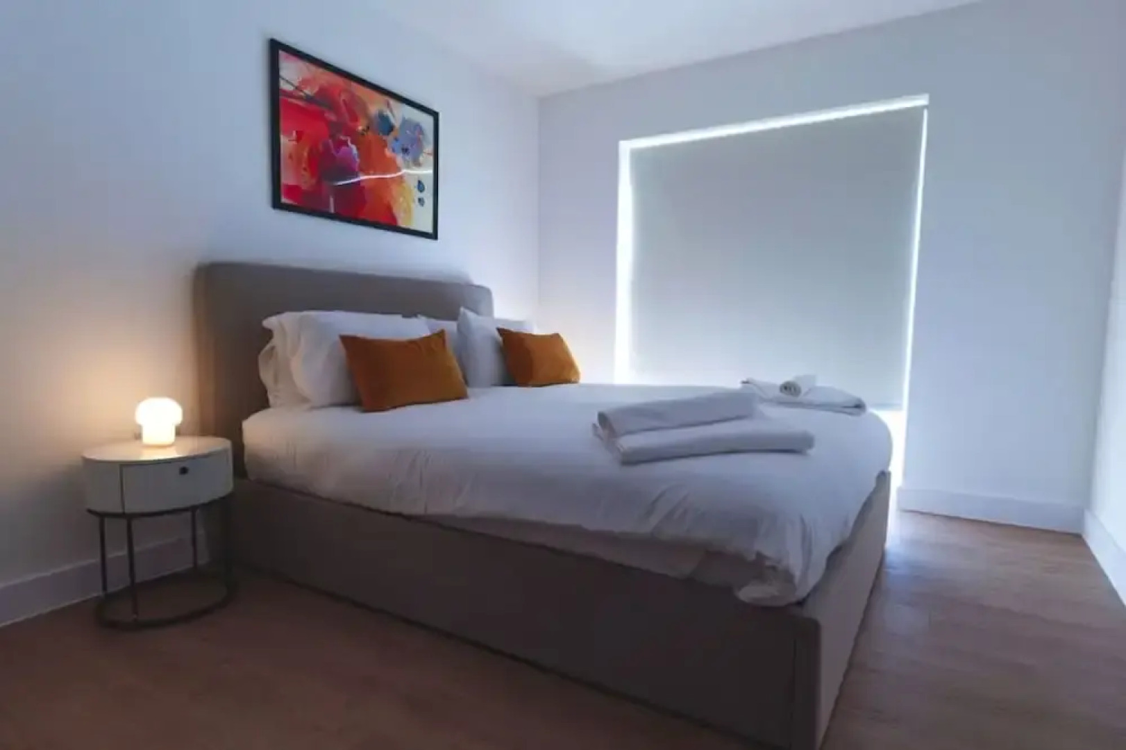 Luxury Manchester Apartment - Pink