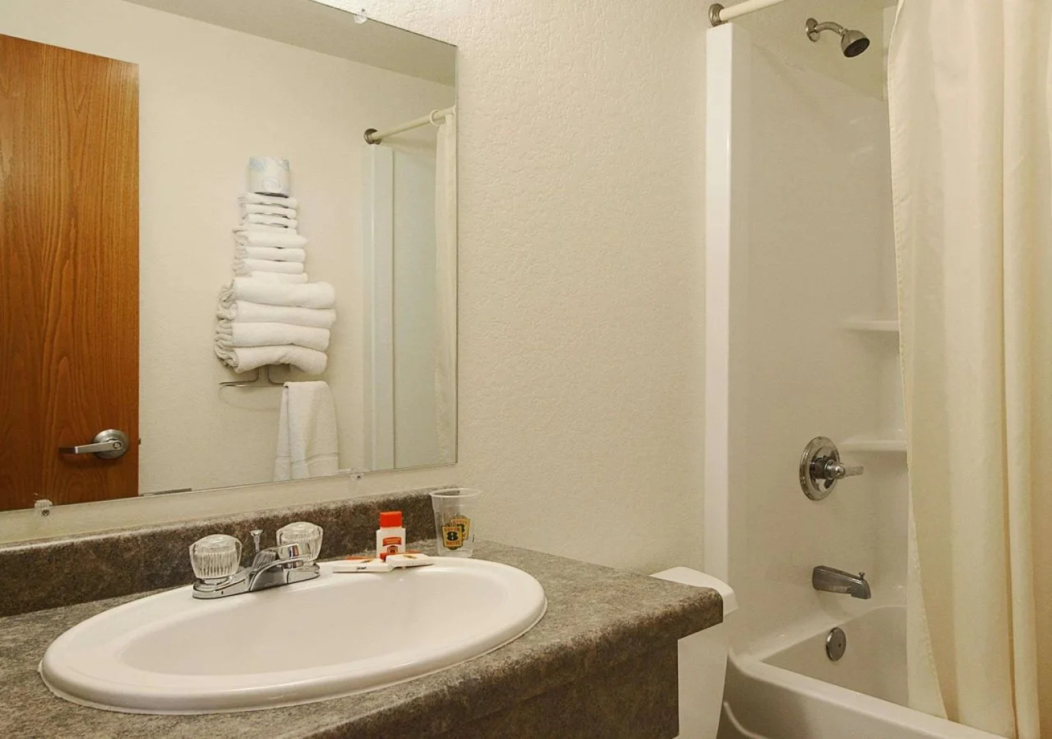 Super 8 by Wyndham Hill City/Mt Rushmore/ Area