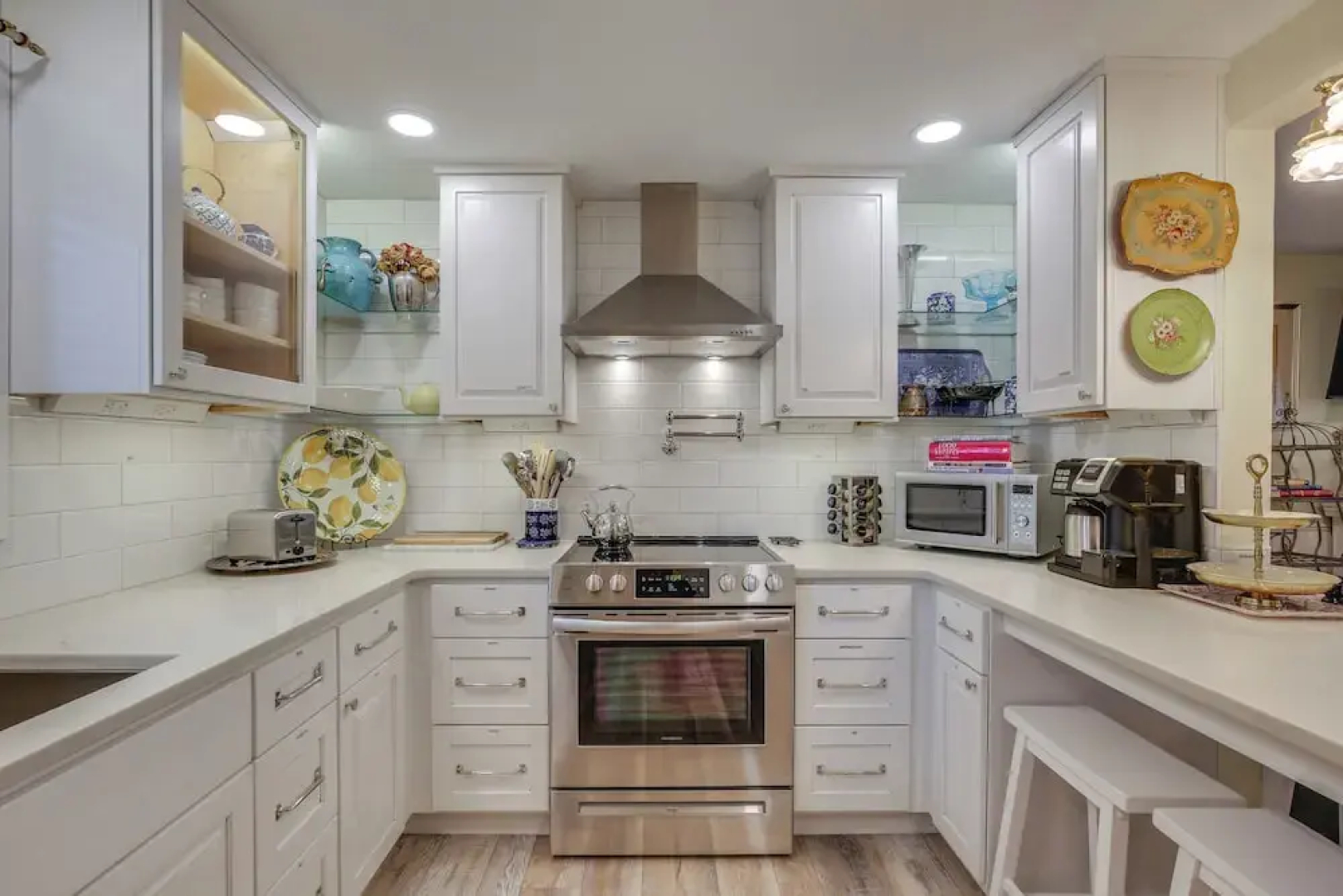 Hot Tub & Fenced Yard: Cozy Cottage Grove Home