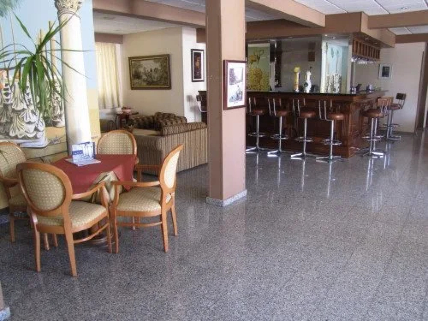 Valana Hotel Apartments