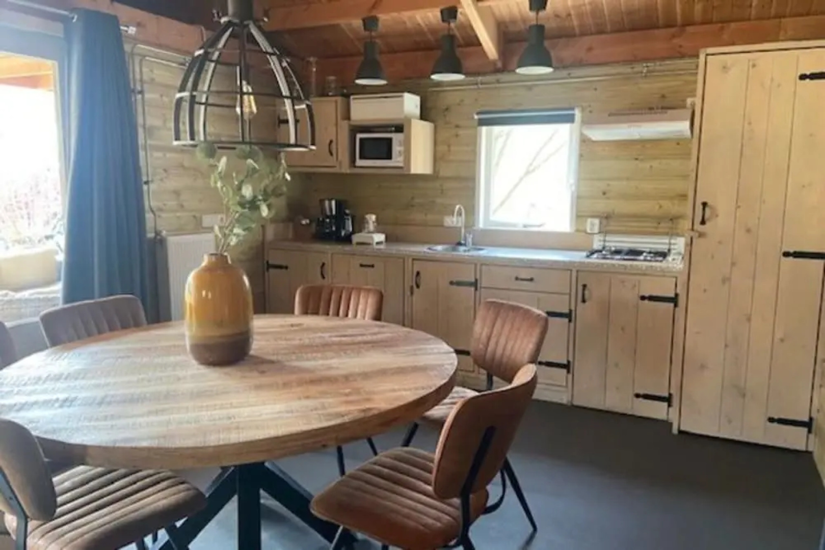 Modern Cabin-style Bungalow