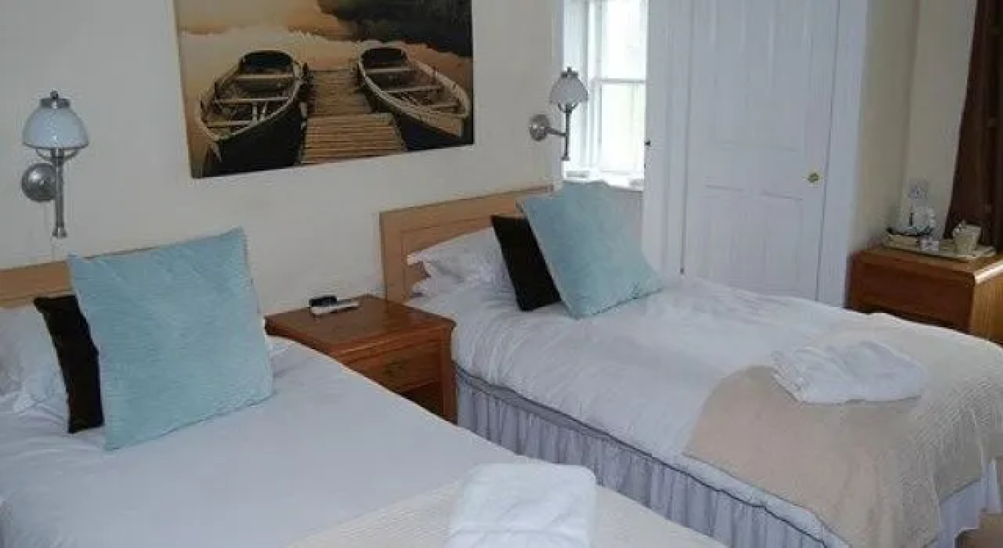 The Bridge Of Lochay Hotel