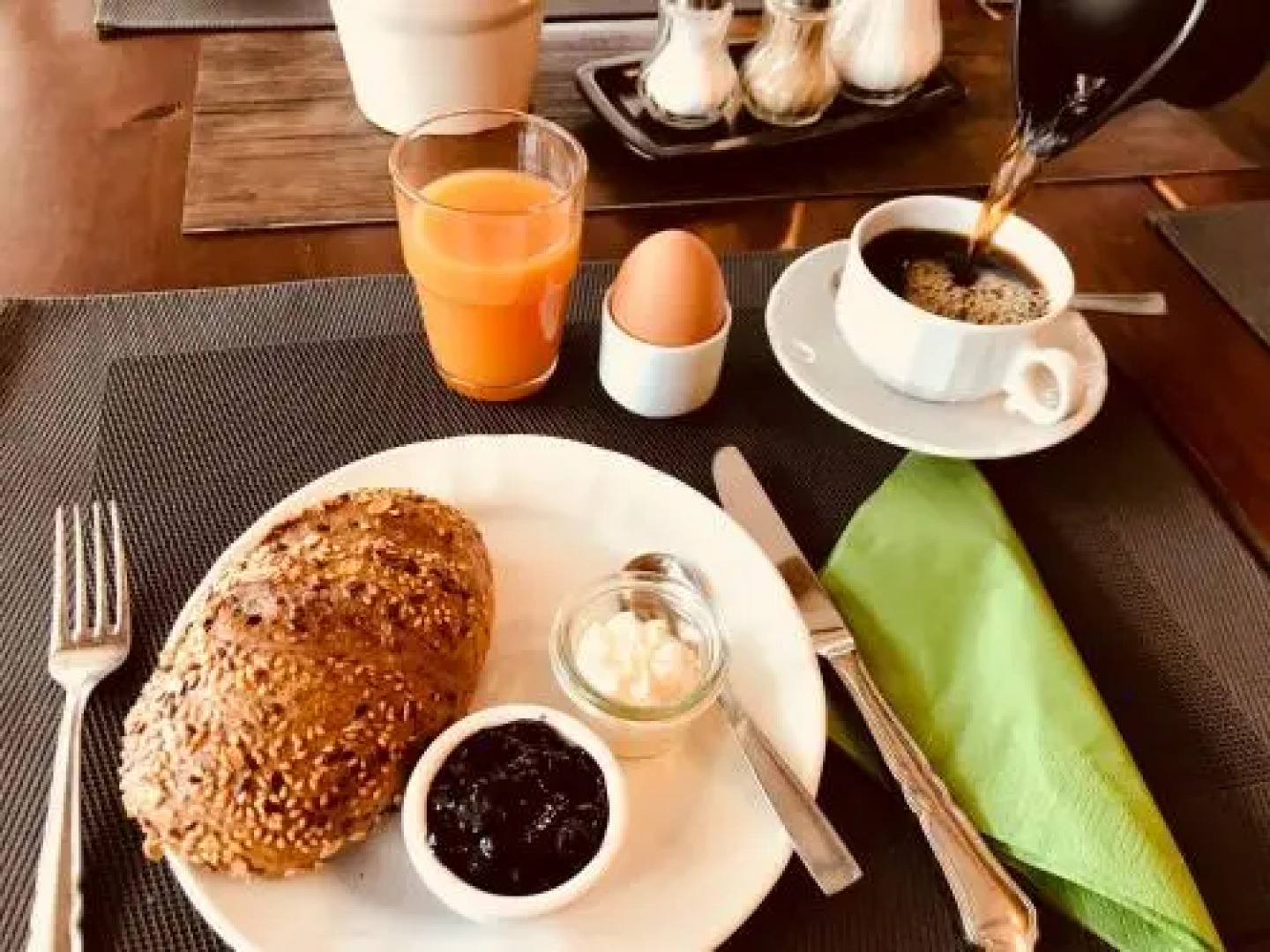 Hotel & Weinhaus Zum Schwarzen Bären