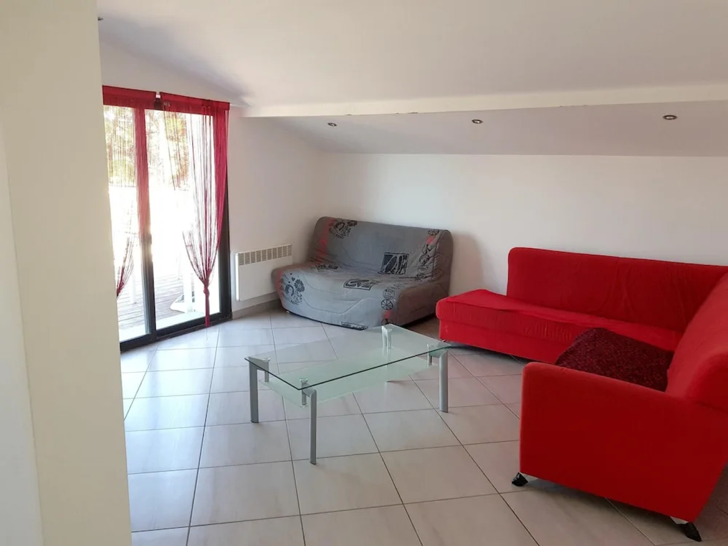 Apartment With 2 Bedrooms in Saint-mitre-les-remparts, With Wonderful sea View, Furnished Terrace and Wifi - 10 km From the Beach