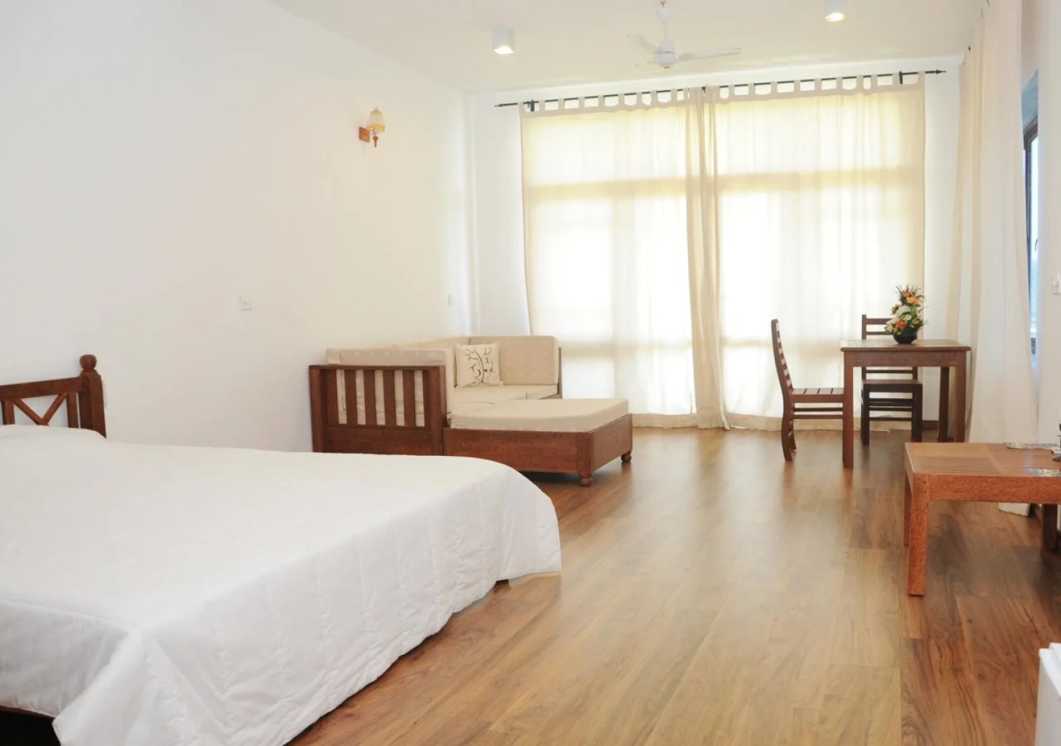 Thumbelina Apartments