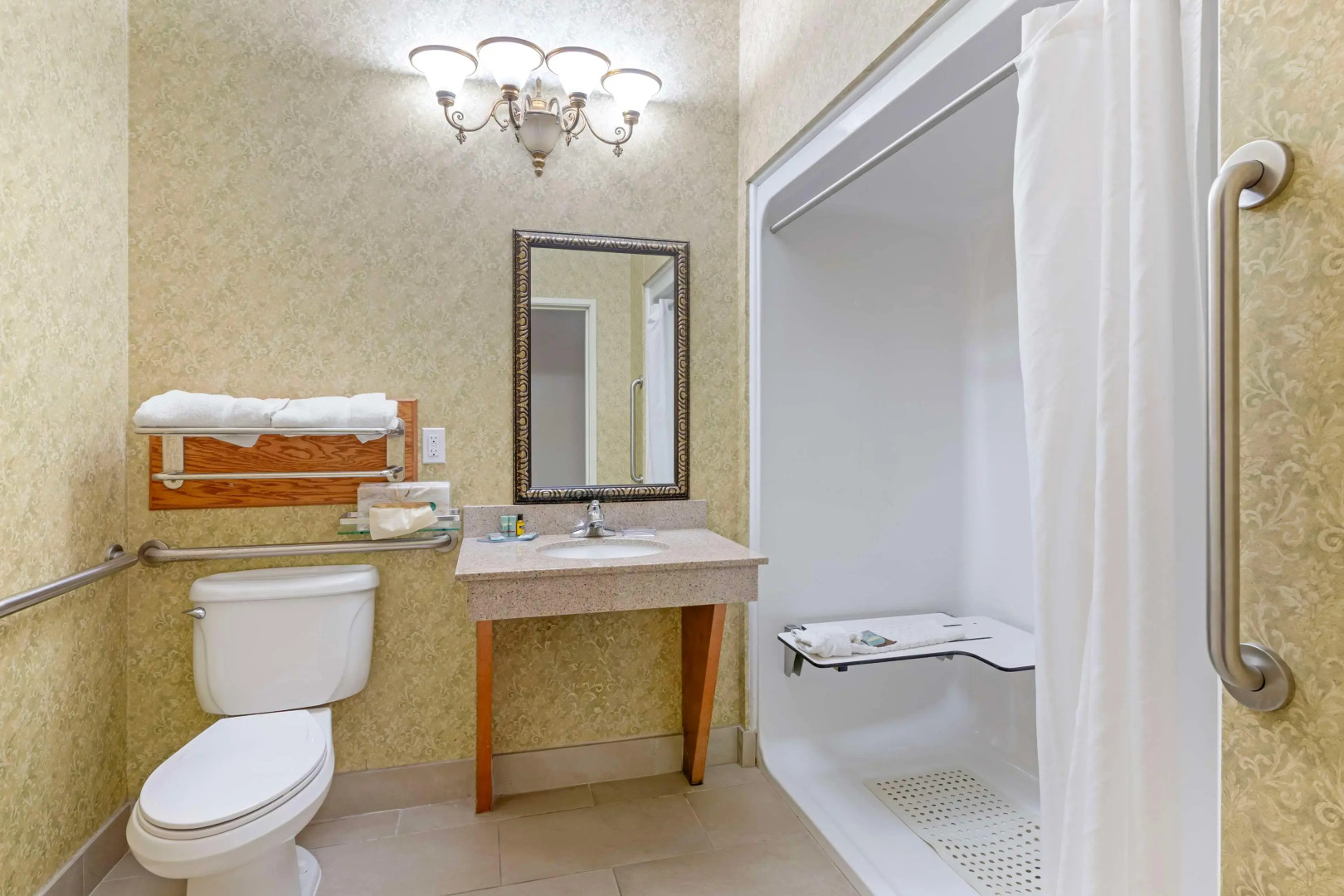 Best Western Plus Bradbury Inn & Suites