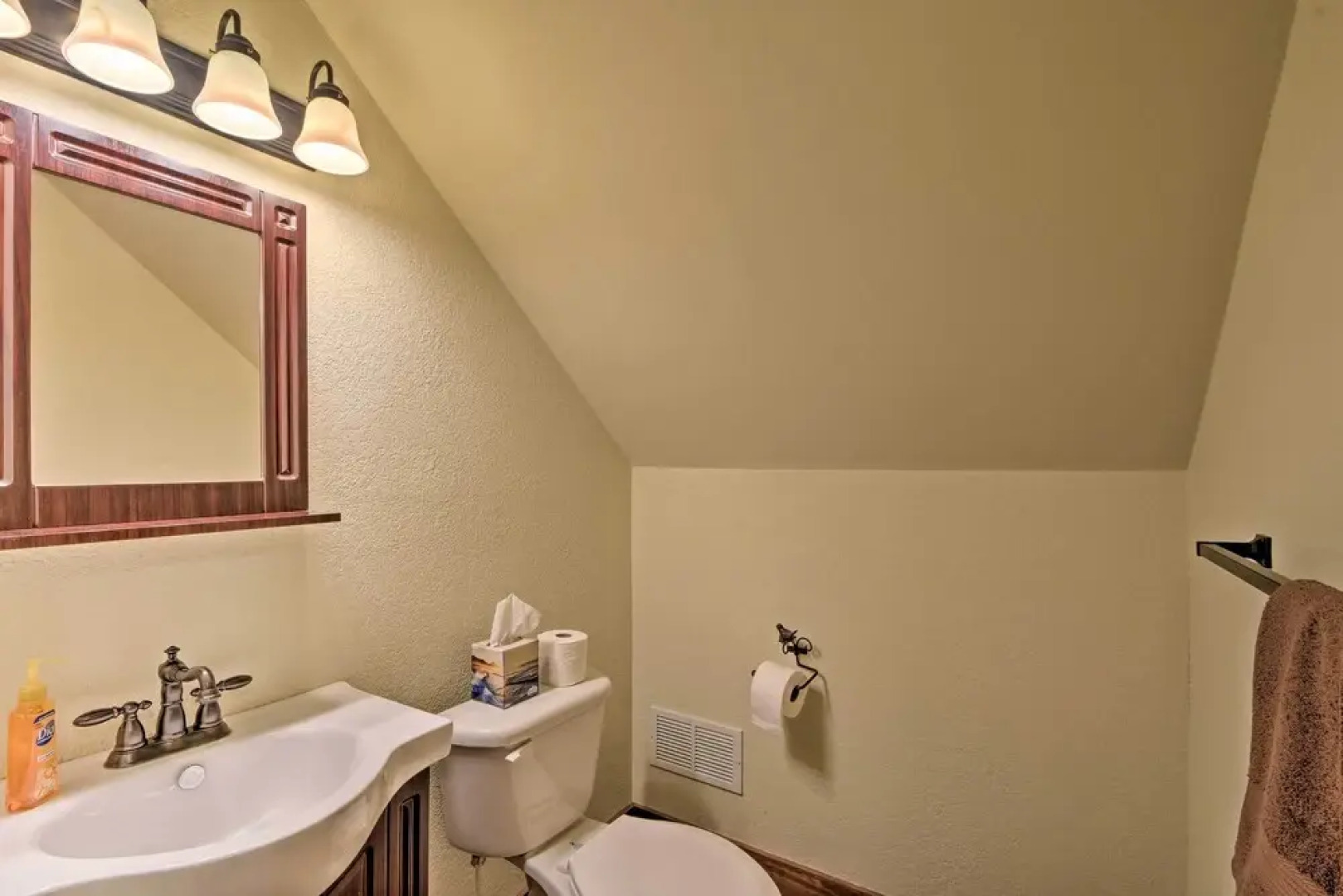 Sapphire Log Cabin w/ Wraparound Deck + Fire Pit!