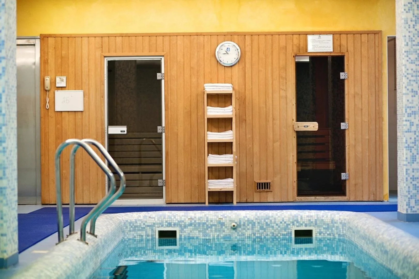 Отель Artis Centrum