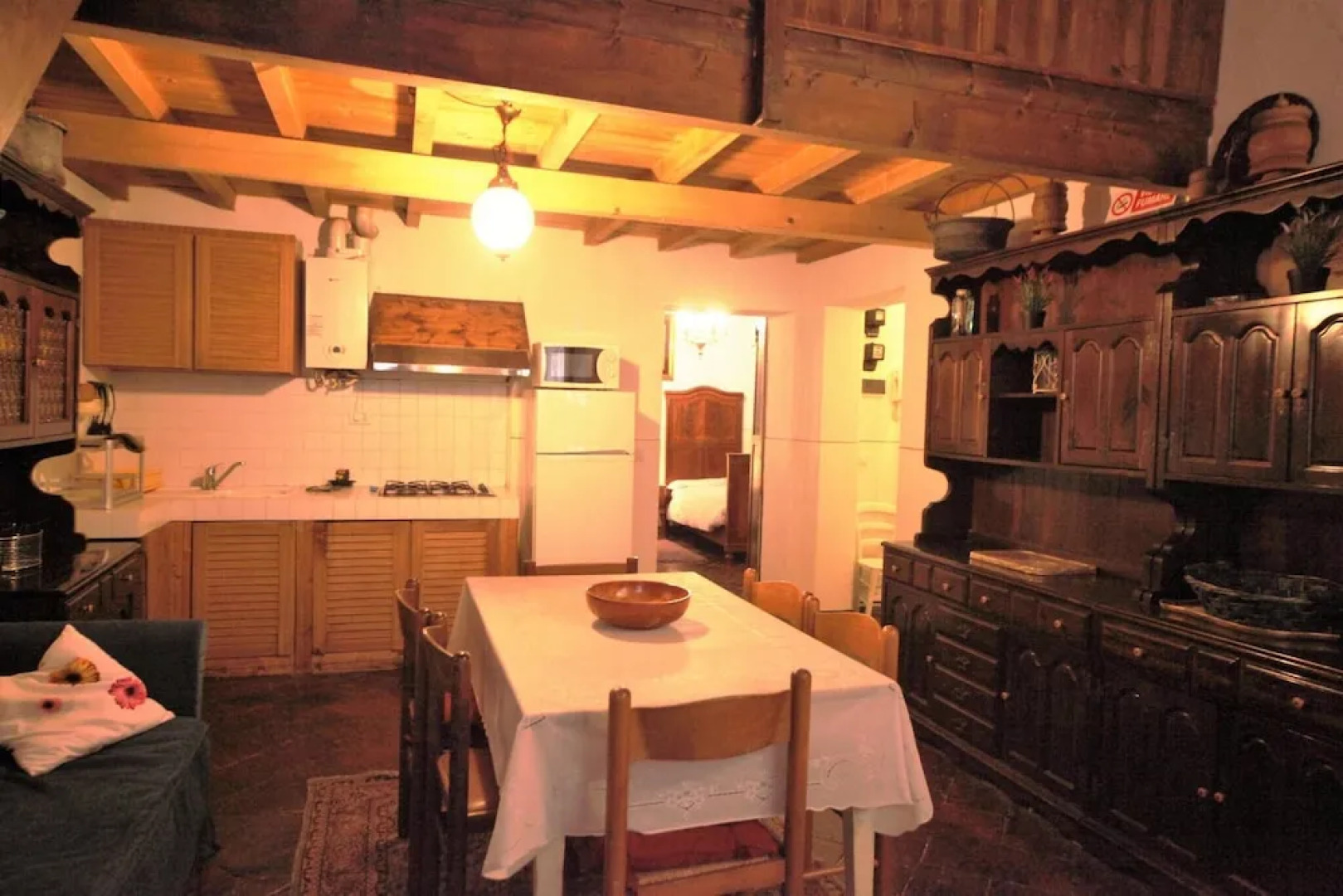 Four-room Apartment 15 Minutes From the Center of Milan