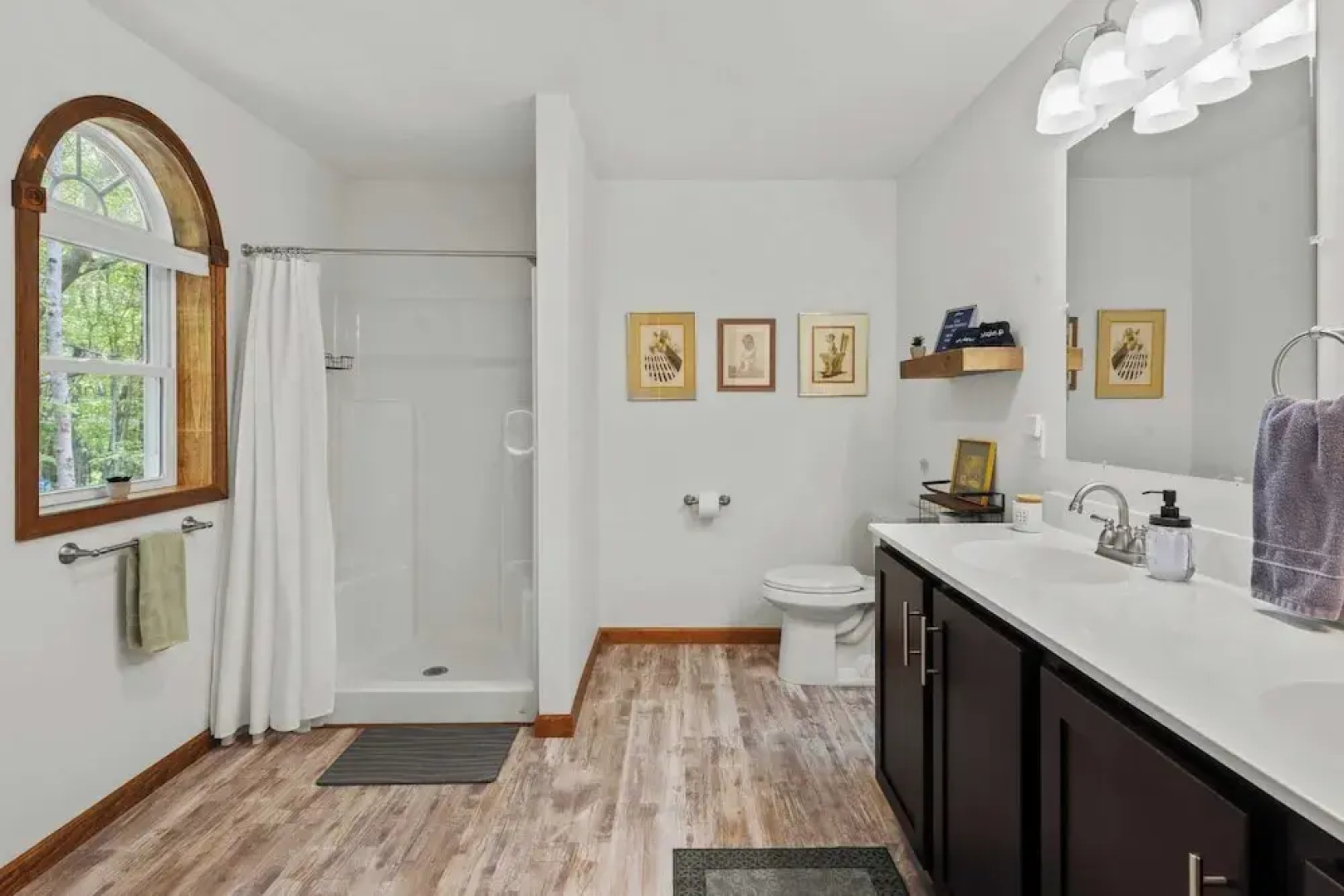 Maple Oasis by Avantstay Newly Built w/ Hot Tub, Game Room & Fire Pit