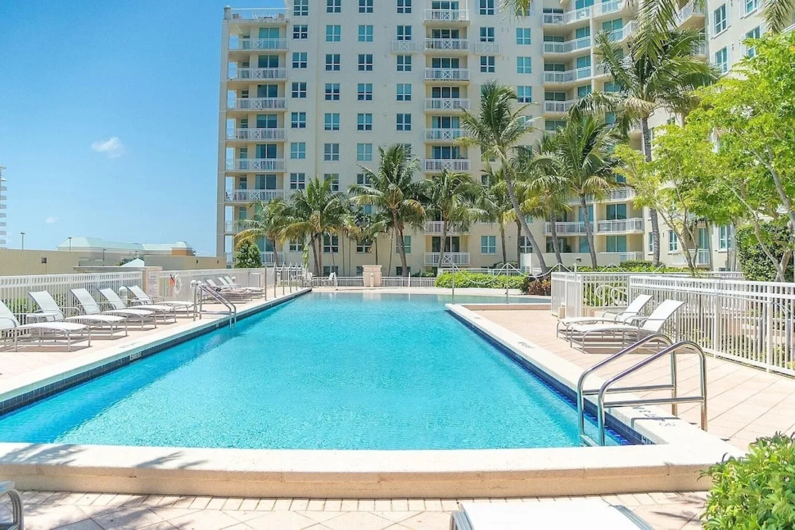 Casa Costa 308s Studio, Pools, Jacuzzi, Beach, Shops & Dog Friendly