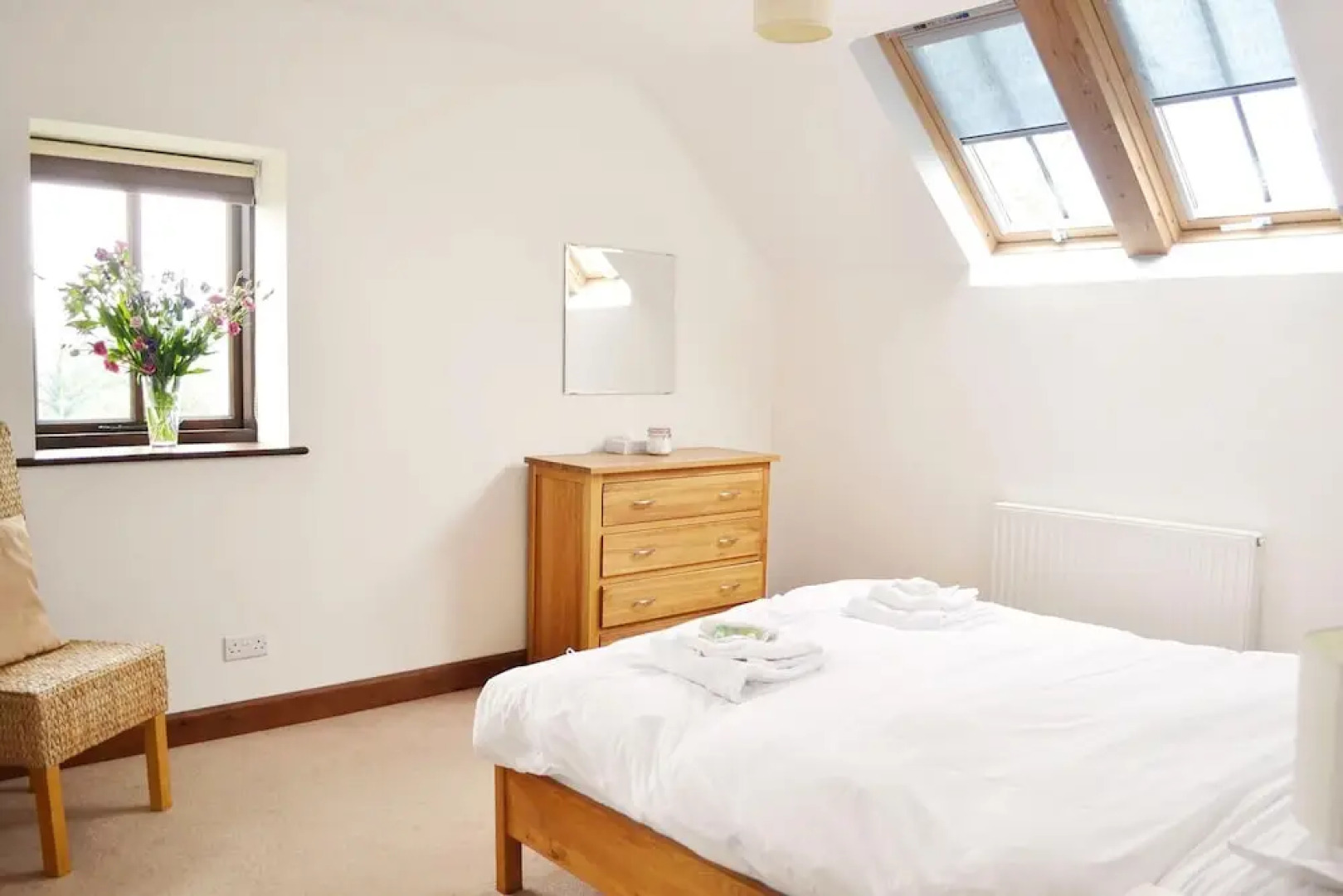 Beautifully converted 400-year-old threshing barn in East Devon. Pet-friendly.