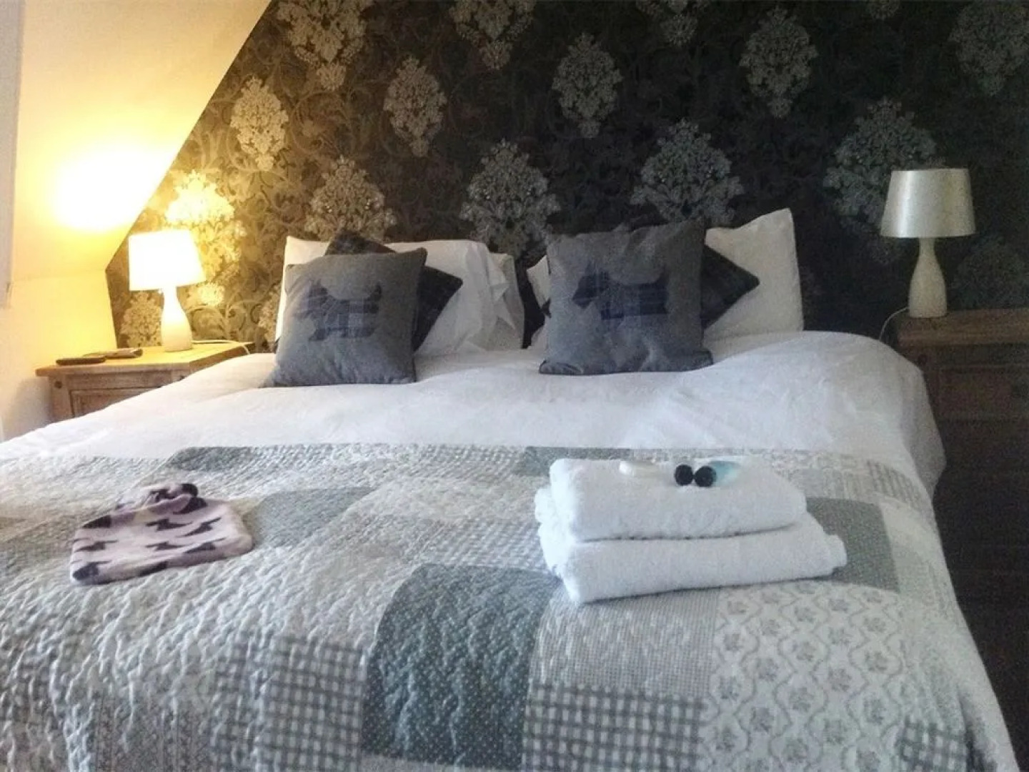 The Hopetoun Arms Hotel