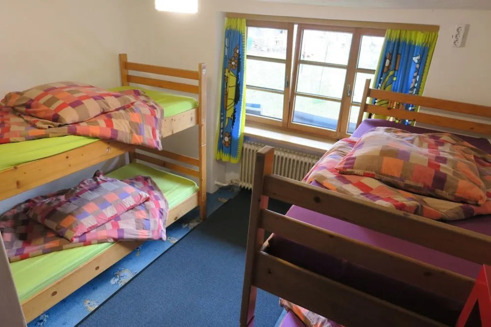 SnowBunnys BackPackers Hostel