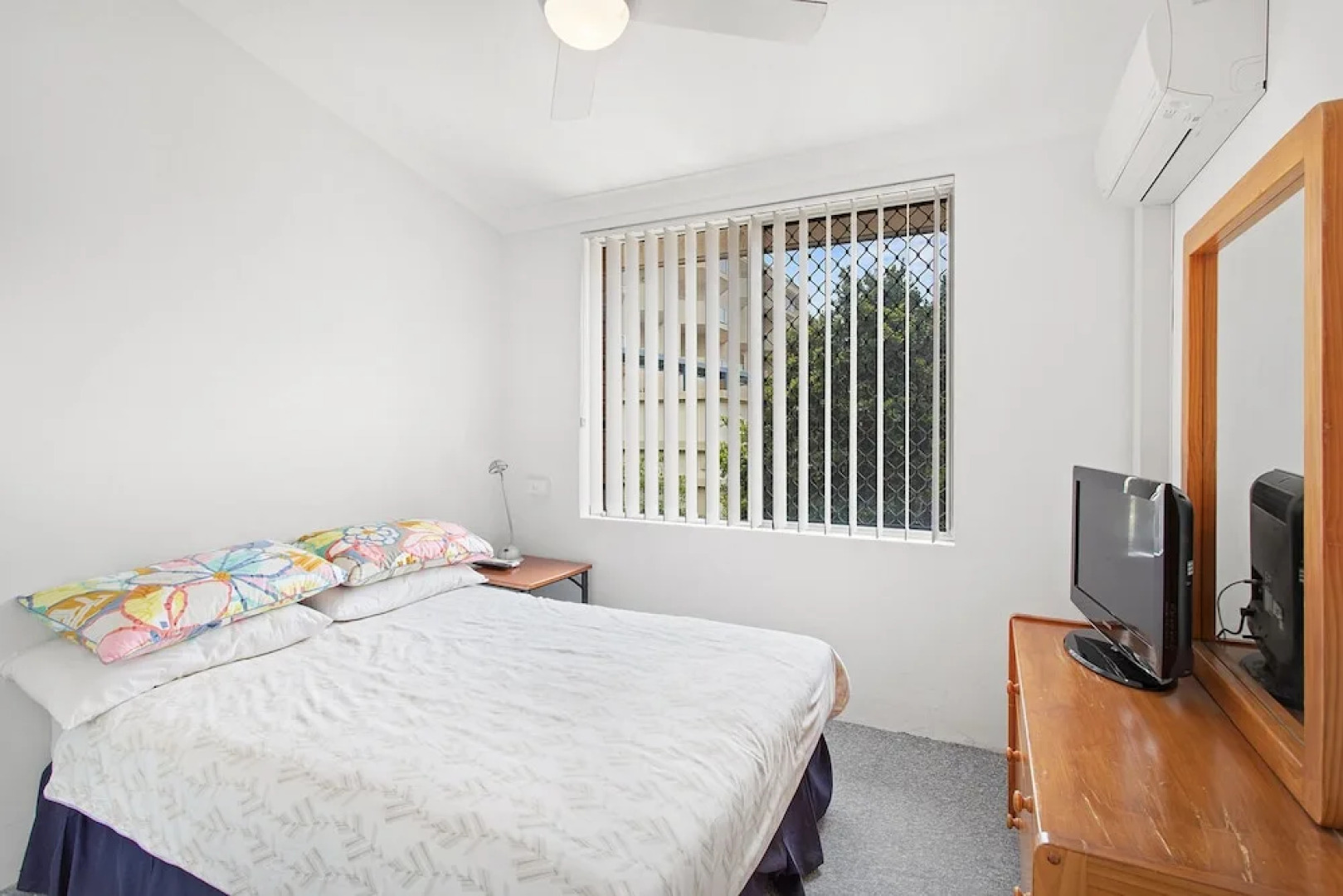 The Pines, 5/4 Messines Street