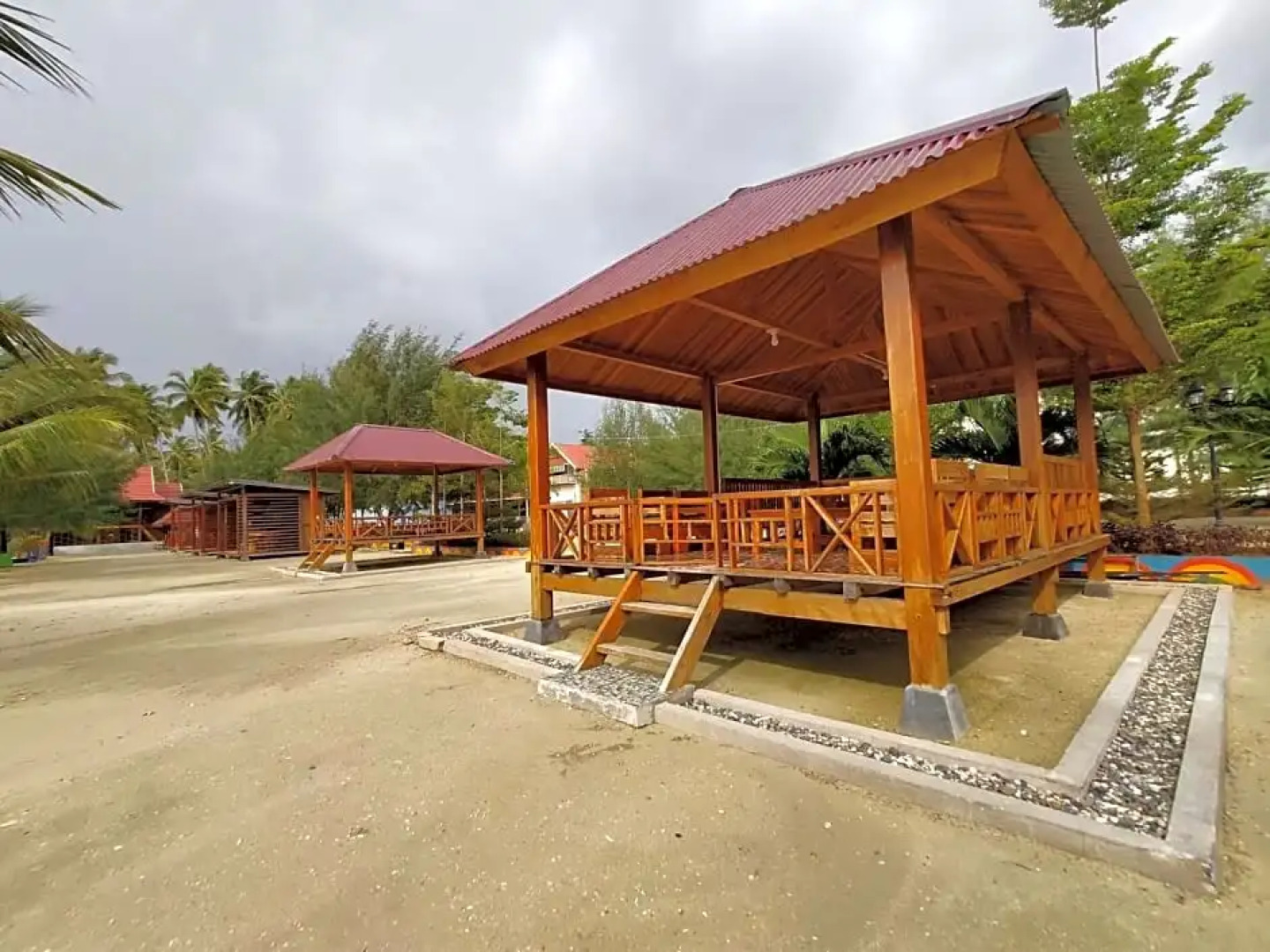 RedDoorz @ Sunset Resort Bau Bau