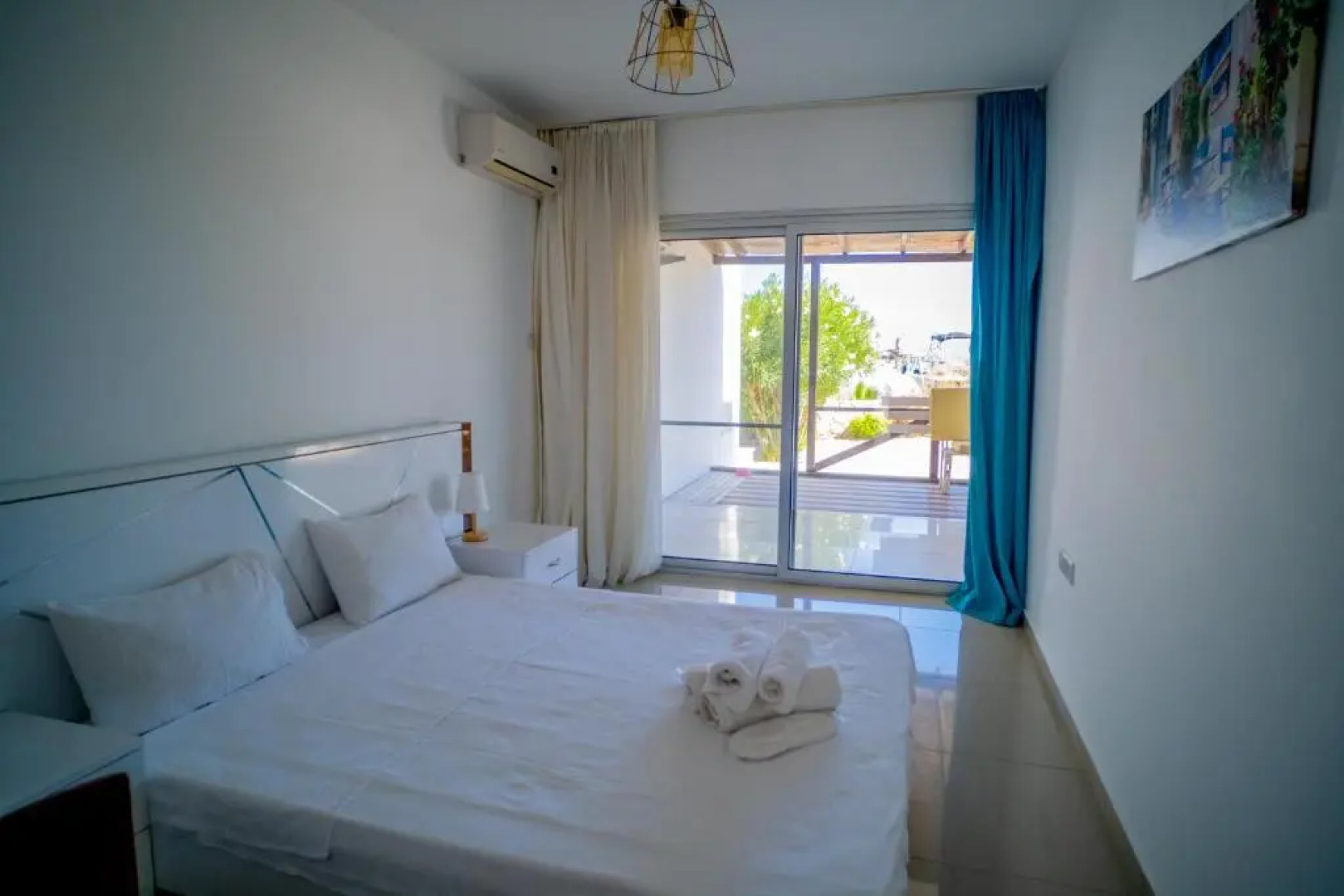 Spacious Three-Bedroom Apartment with Sea View A2