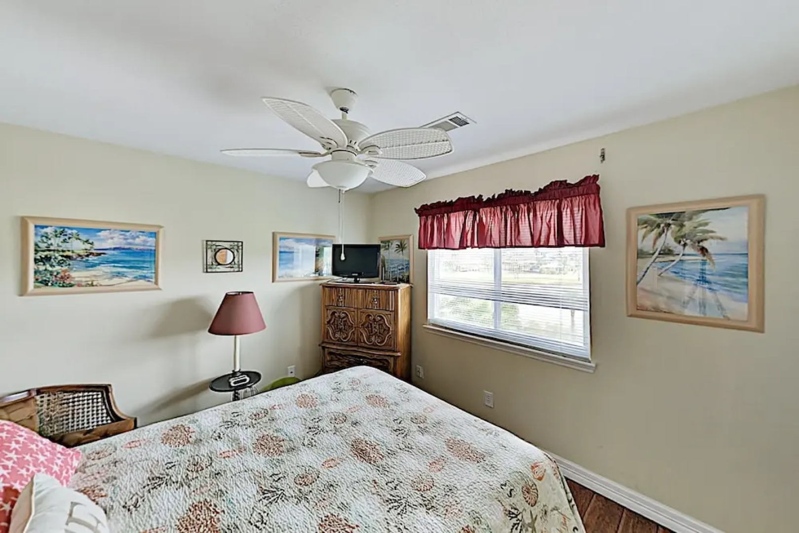 Bayfront Tiki Island W /boat Slip & Deck! 3 Bedroom Home