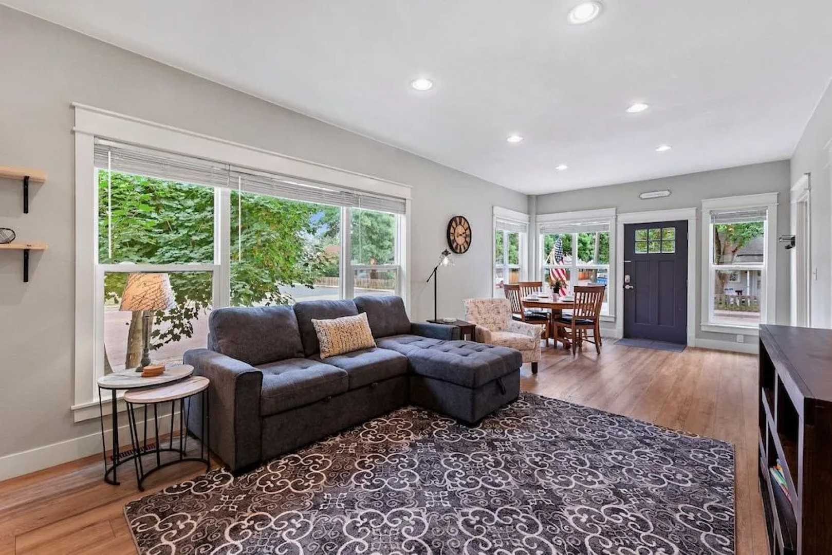 Cozy Chic Home In Downtown Loveland!