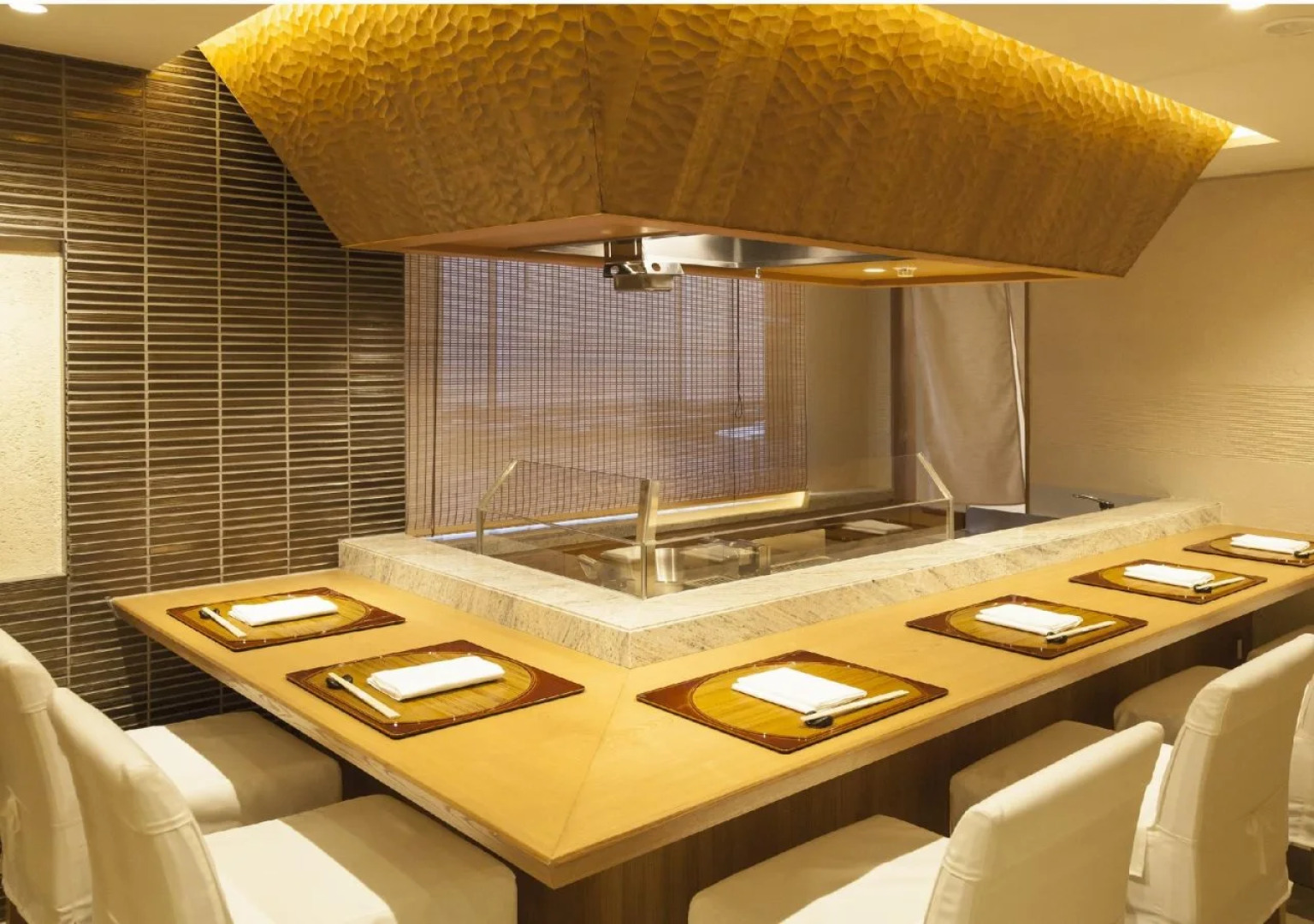 Отель Allamanda Aoyama