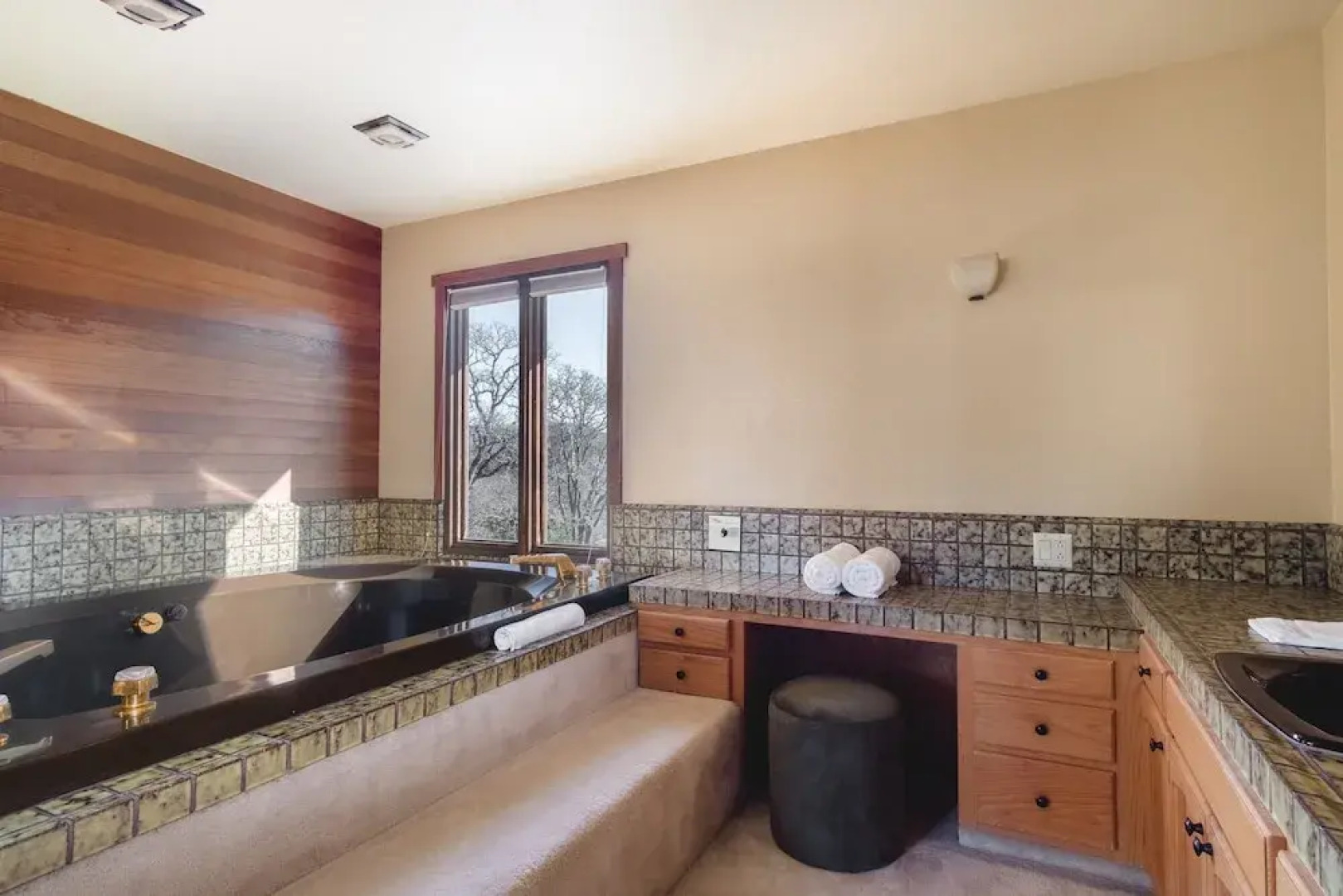 Gable by Avantstay Beautiful 3 5 Acre Oasis w Gorgeous Views Pool Hot Tub