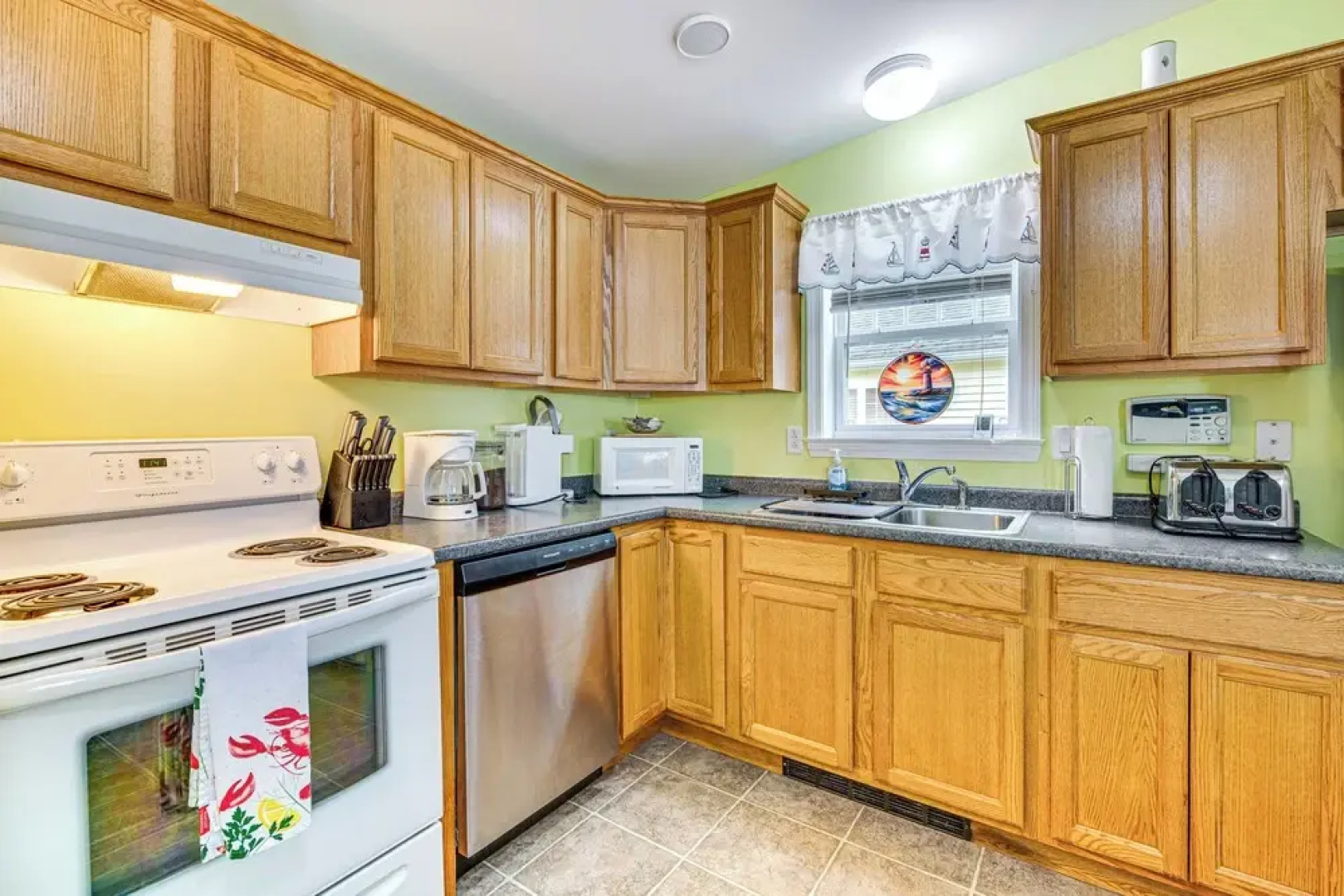 1 Mi to Beach: Cottage w/ Pool Access in Wells