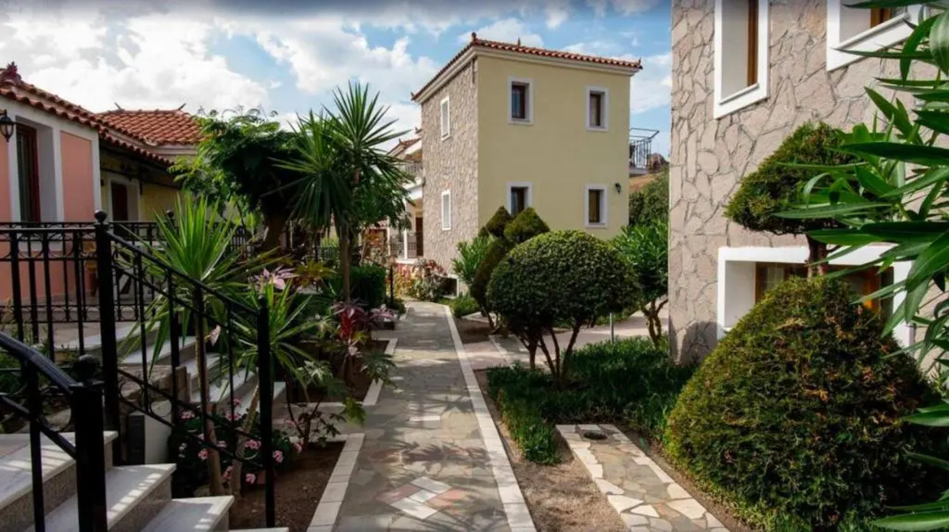 Room in Apartment - A spacious and bright studio with balcony no1111