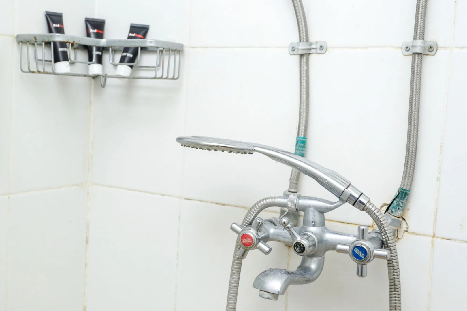 RedDoorz Apartment @ The Suites Metro Soekarno Hatta