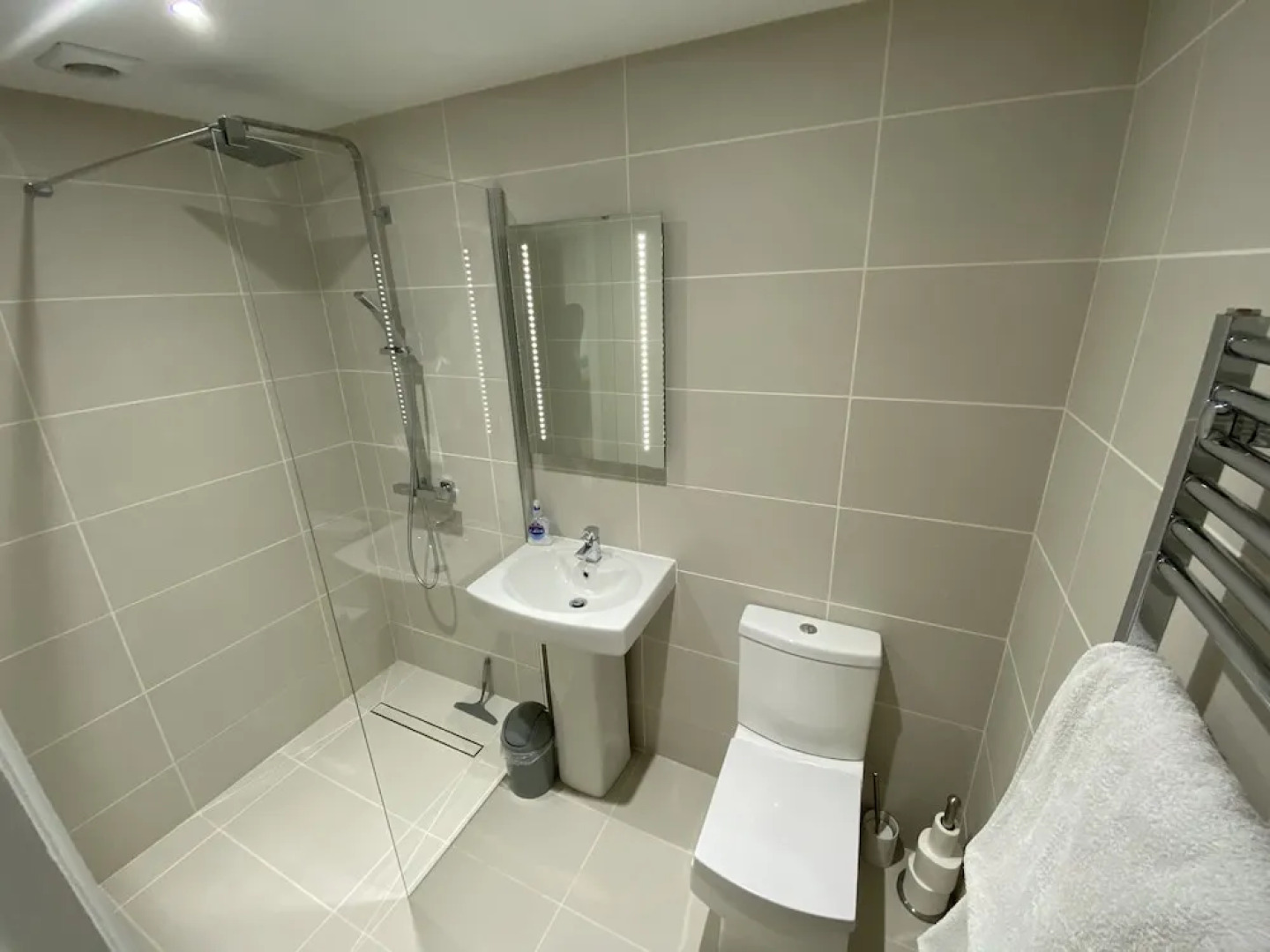 Ty Gwyn - 4 Bedroom Holiday Home