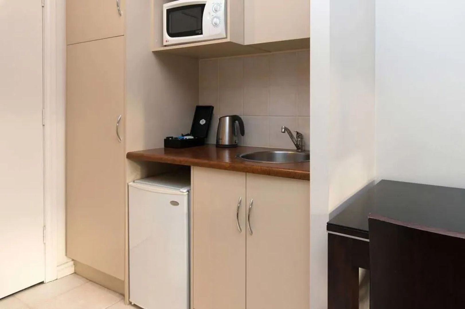 Pacific International Apartments Adelaide